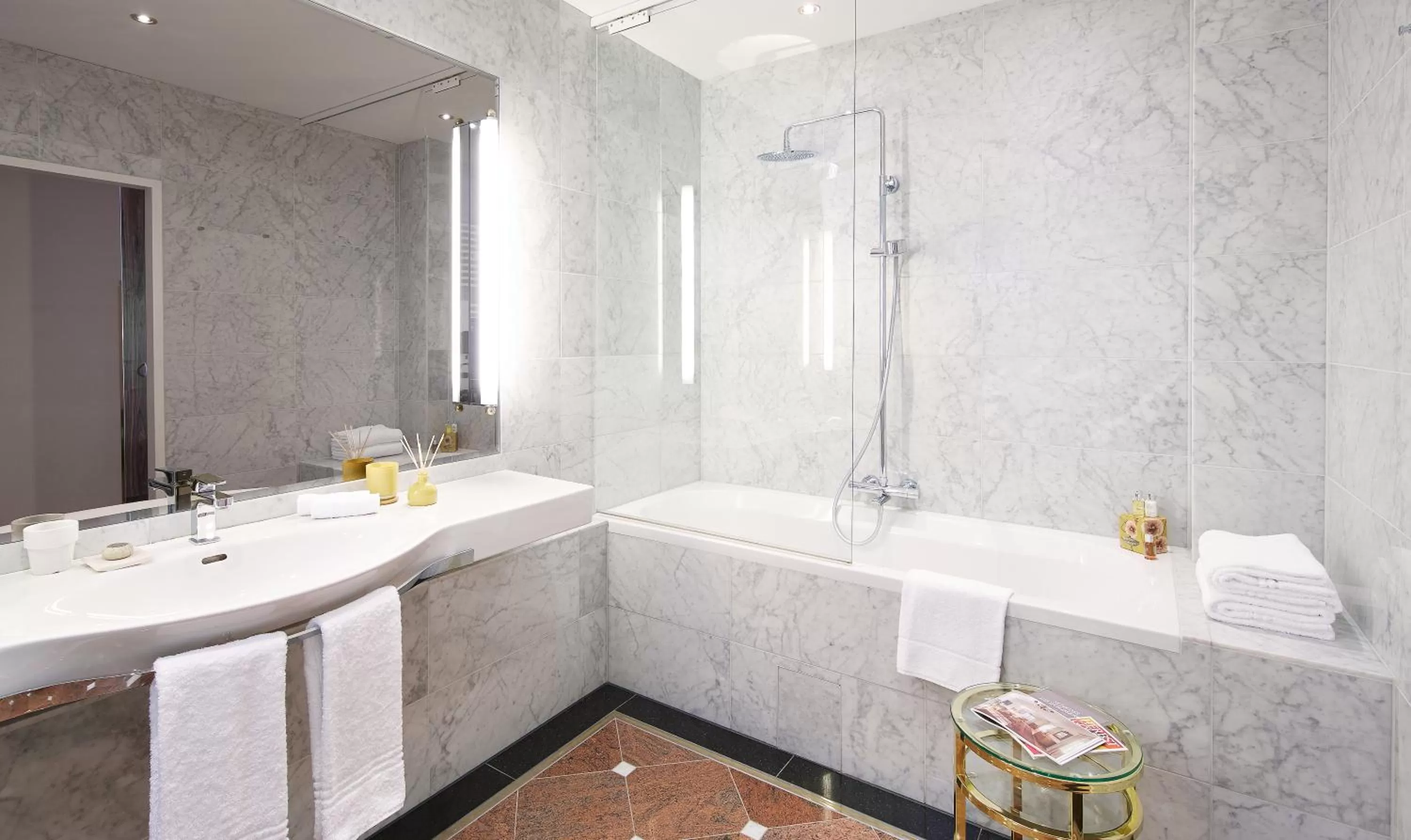 Bathroom in Living Hotel an der Oper