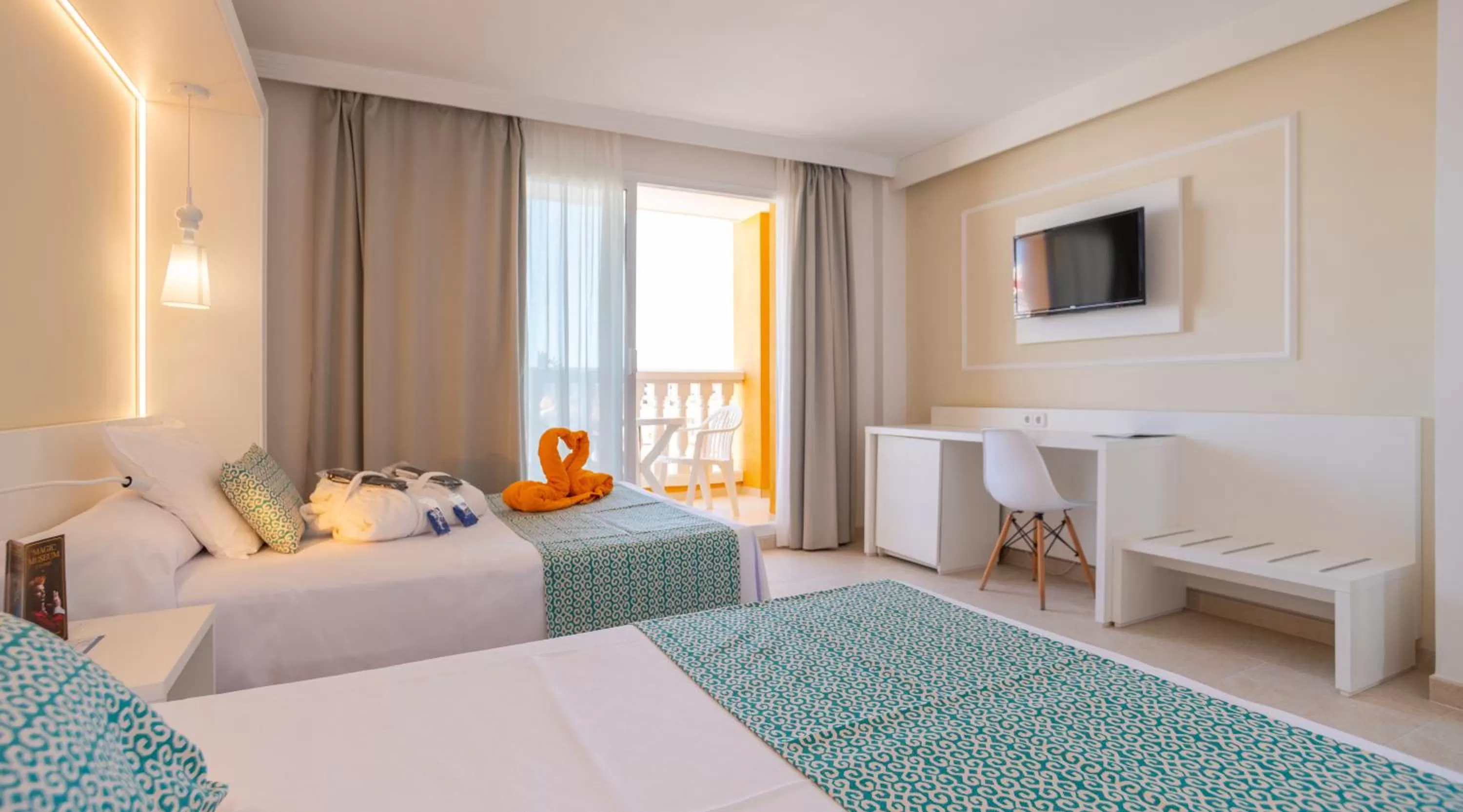 Photo of the whole room, Bed in Gran Hotel Peñiscola