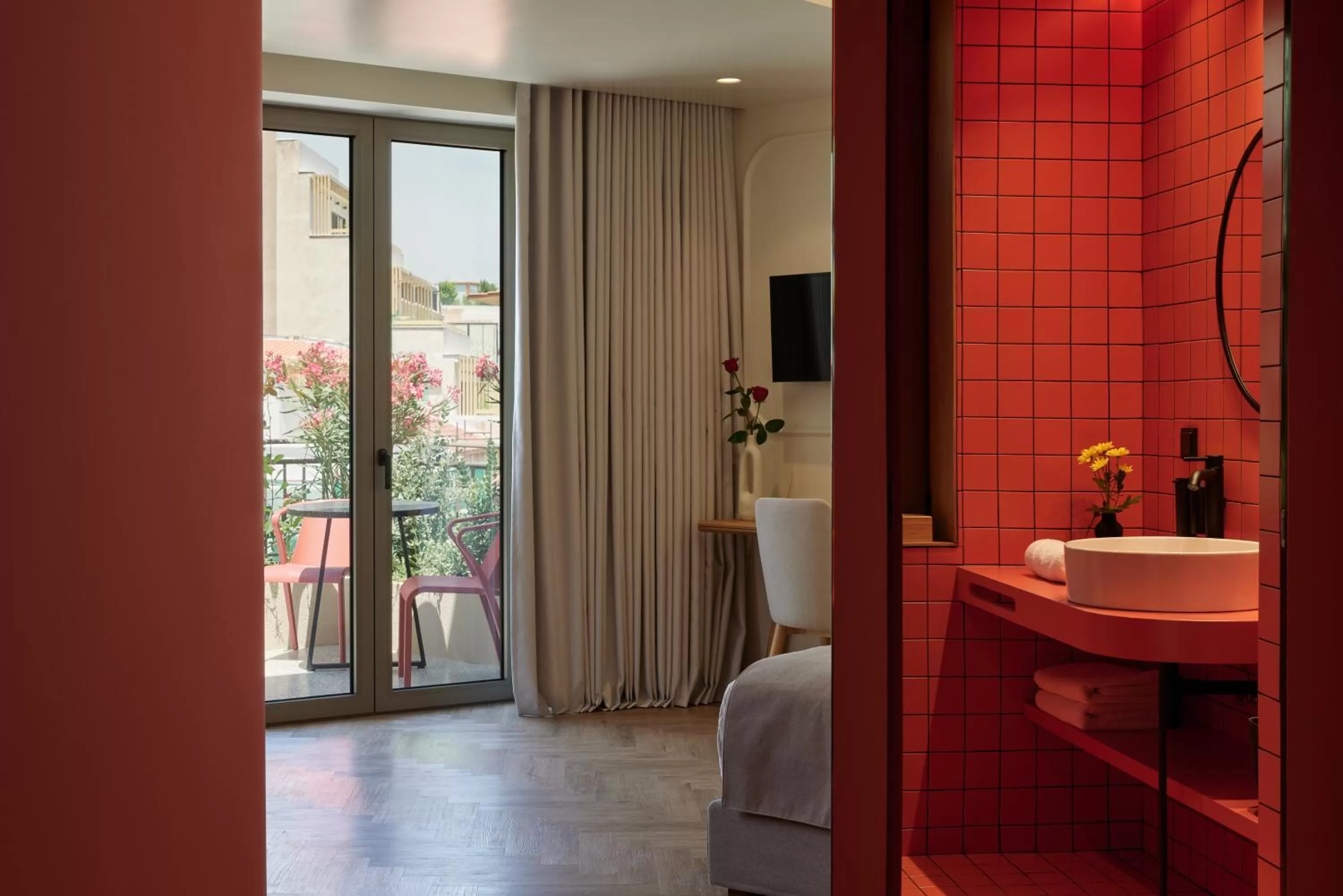 DWELL - Elegant City Stay