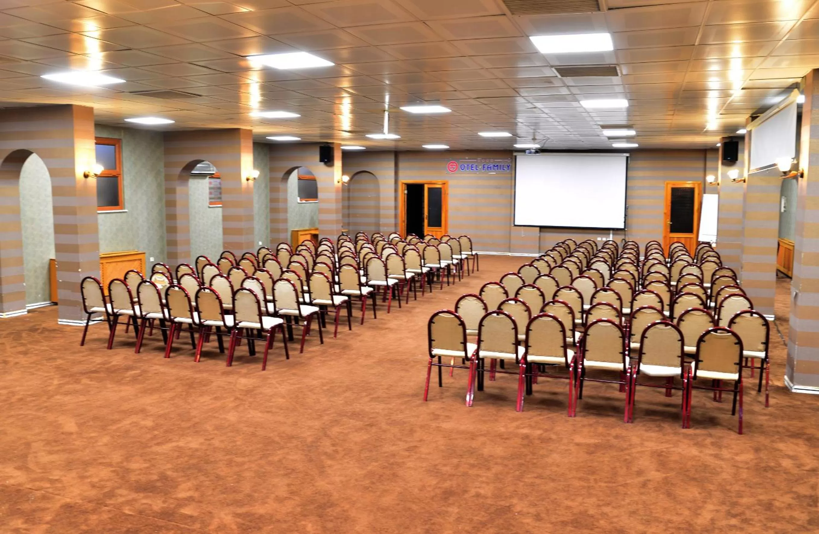 Business facilities in Family Resort Hotel