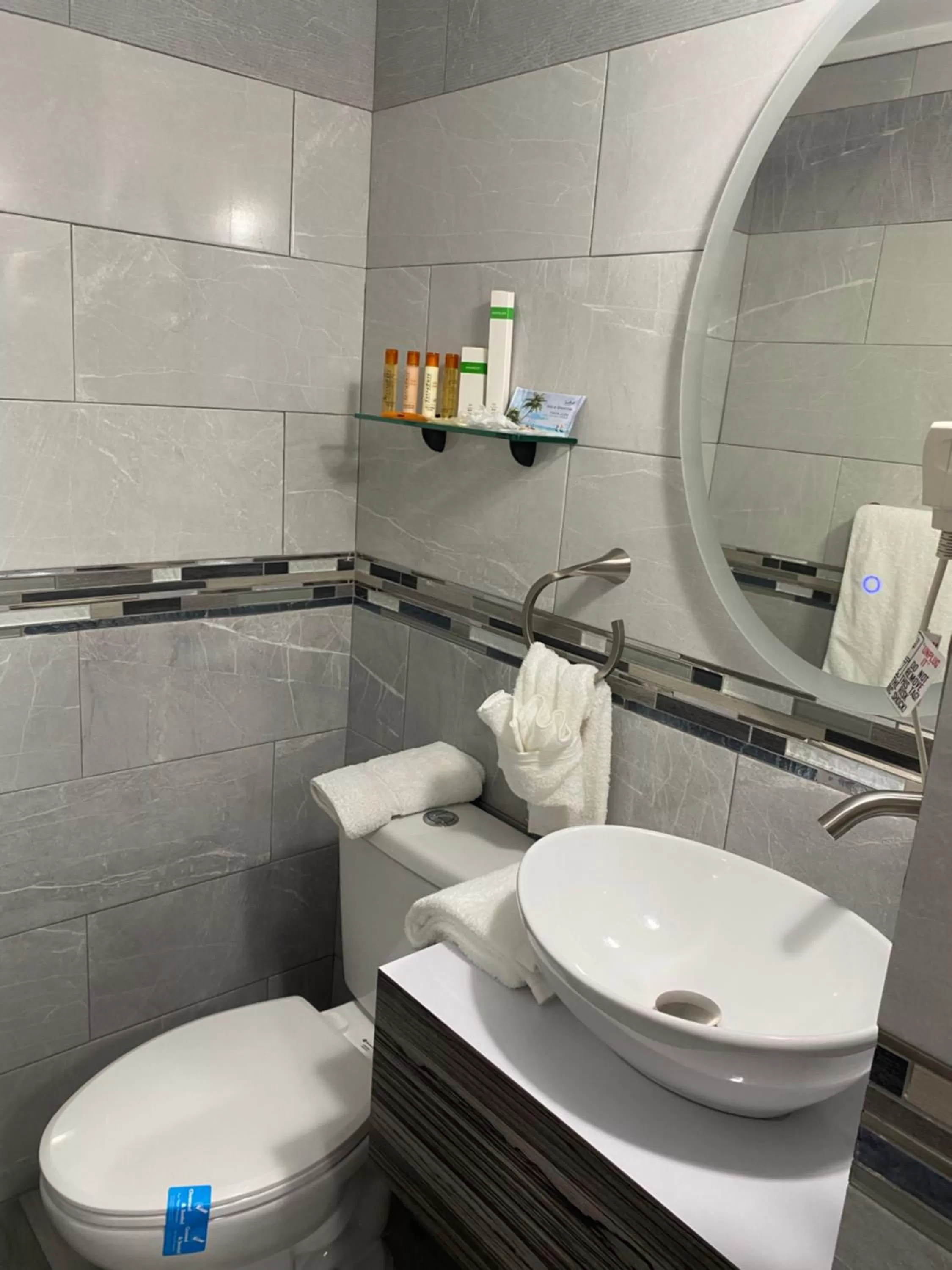 Toilet, Bathroom in Itza-Bella Suites