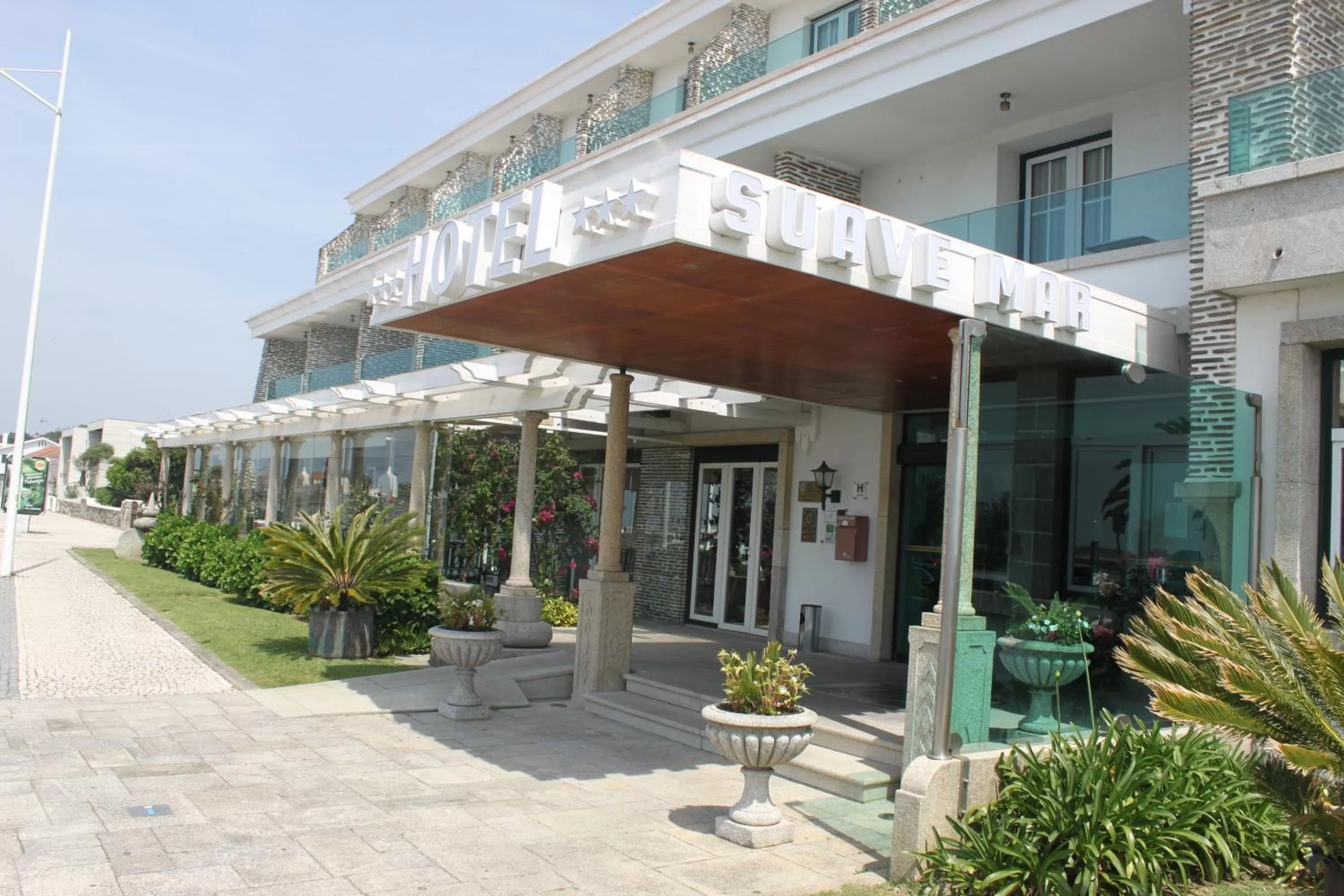 Facade/entrance in Hotel Suave Mar