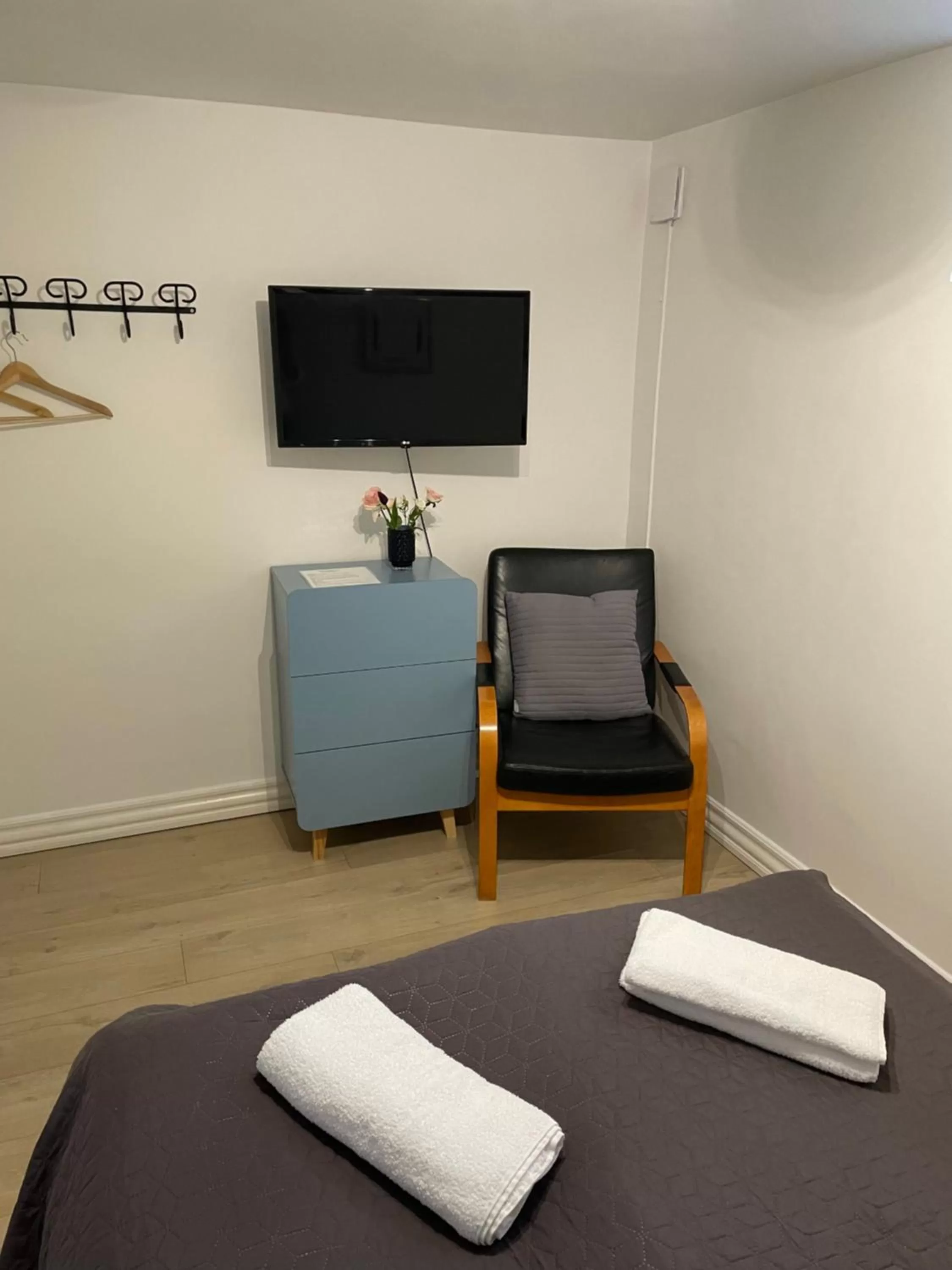 TV and multimedia, TV/Entertainment Center in kabyssen