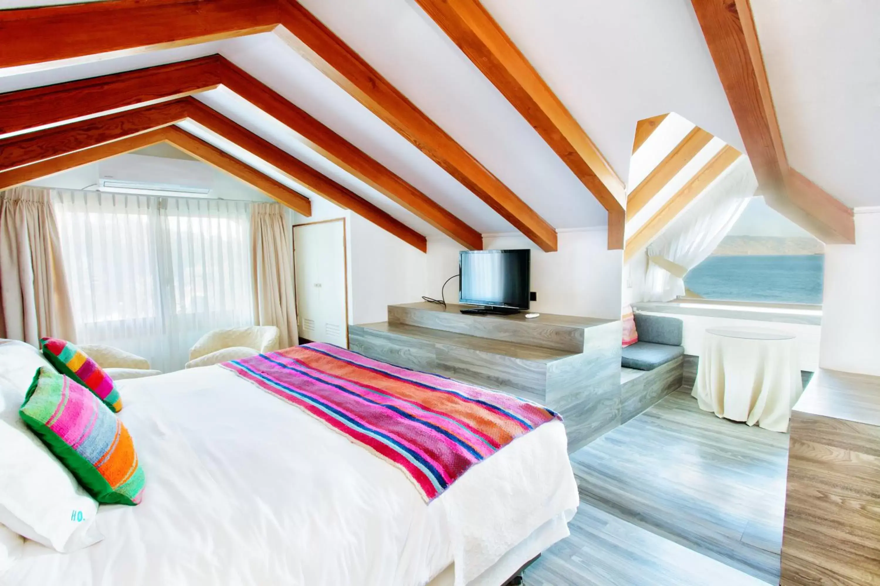 Family Room with Side Sea View in Hotel Oceanic Family Room with Side Sea View in Hotel Oceanic