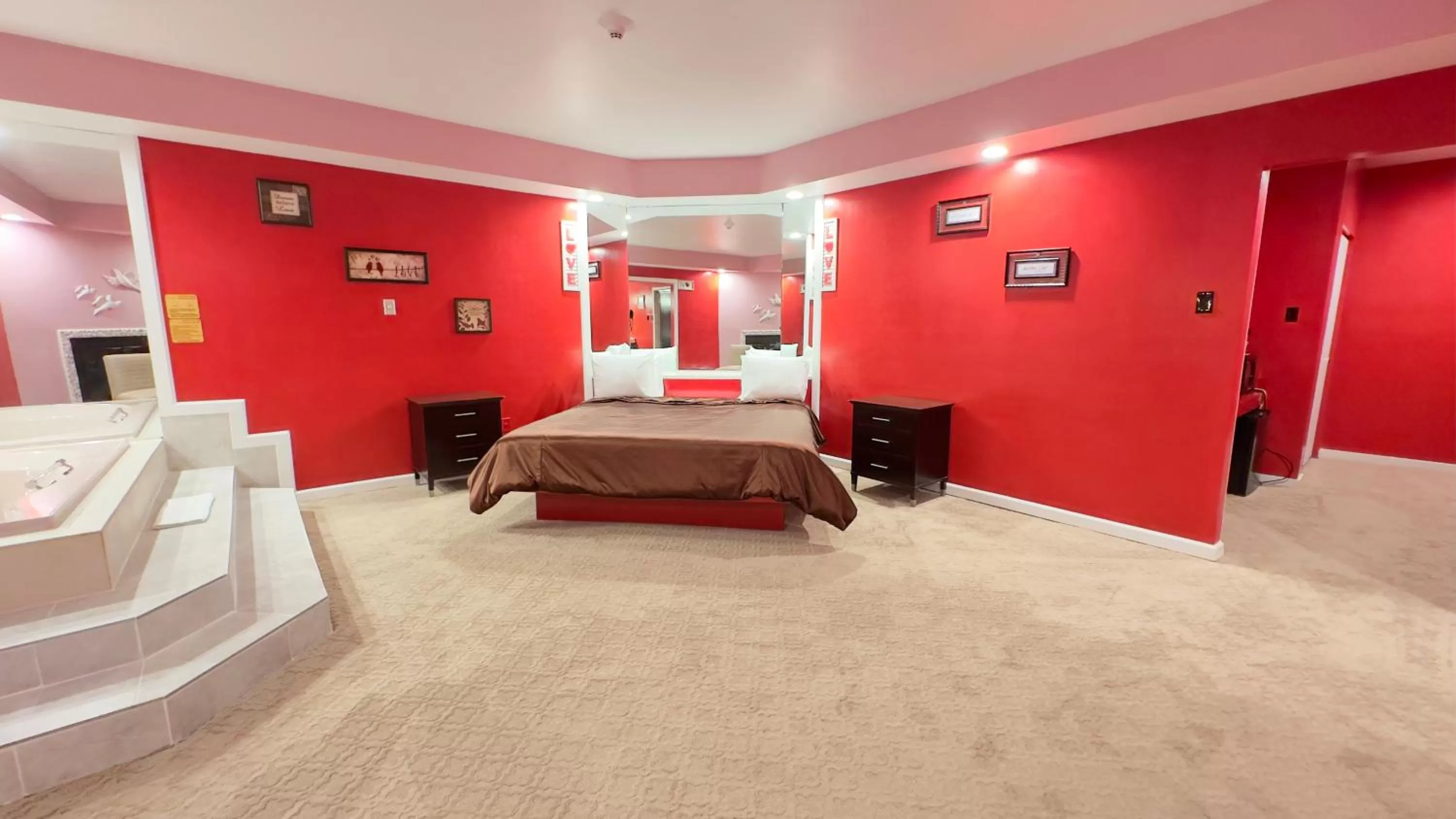 Bedroom, Bed in Inn of the Dove Harrisburg-Hershey Romantic Suites