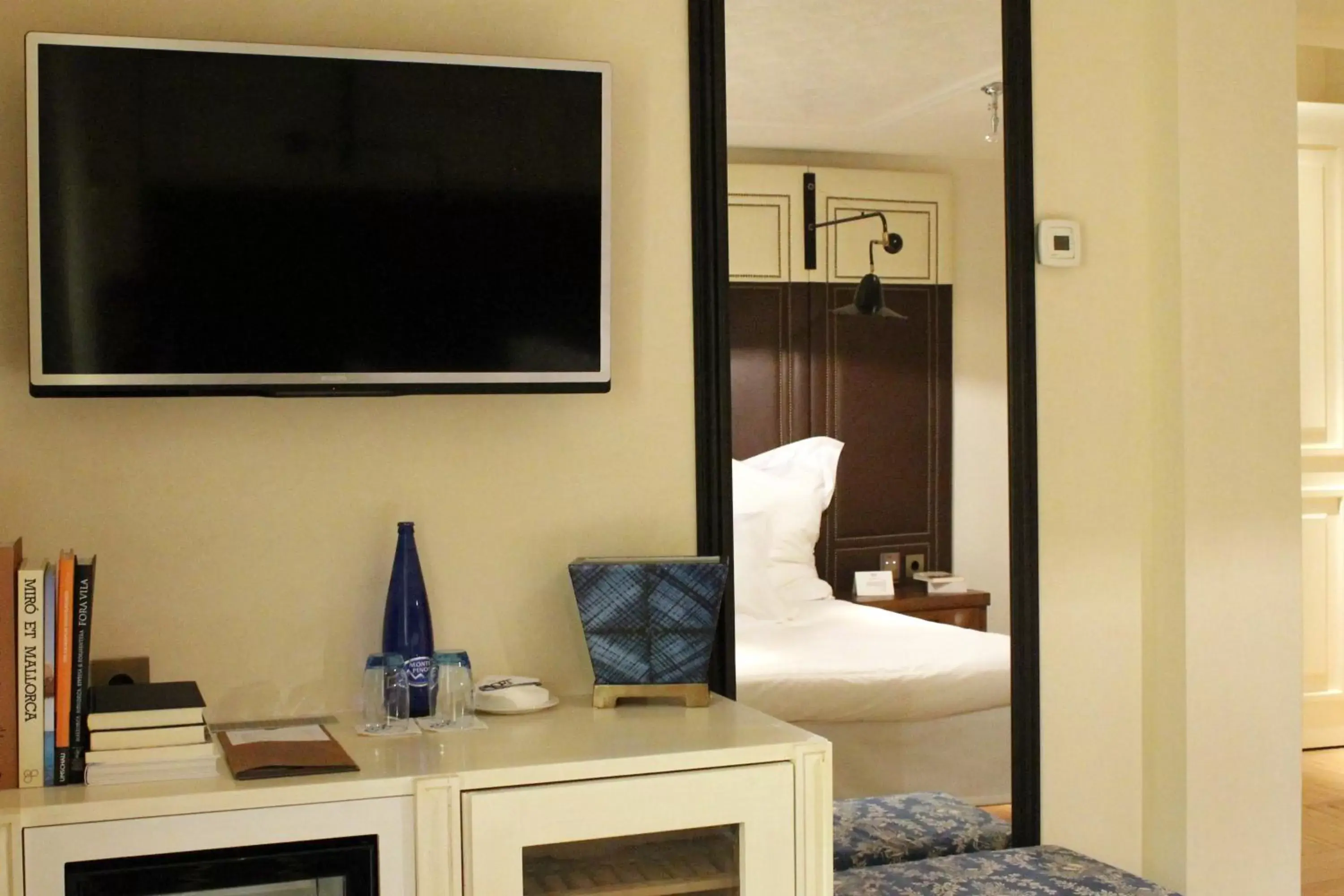 Standard Double Room in Hotel Cort Standard Double Room in Hotel Cort