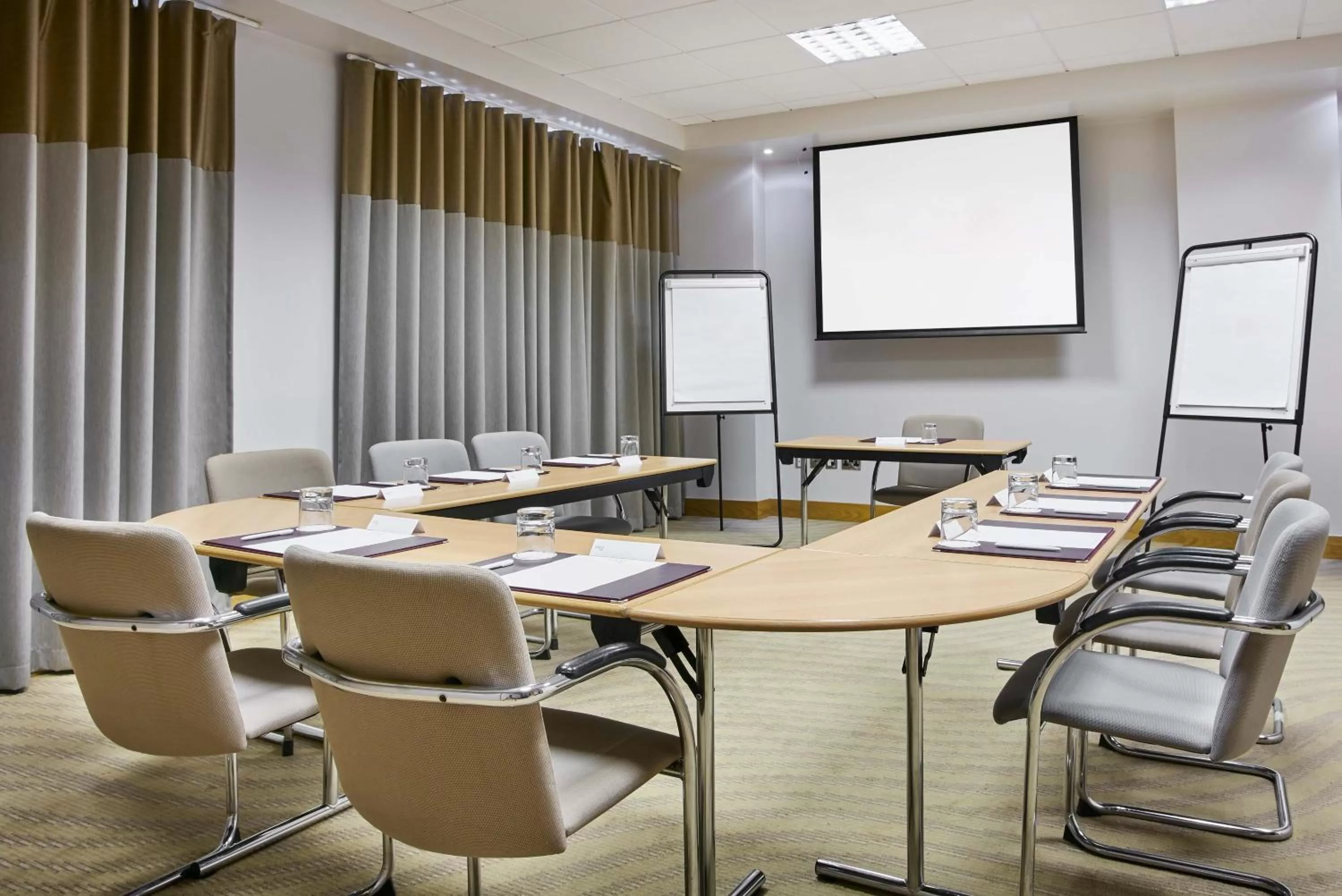 Meeting/conference room in Leonardo Hotel Swindon