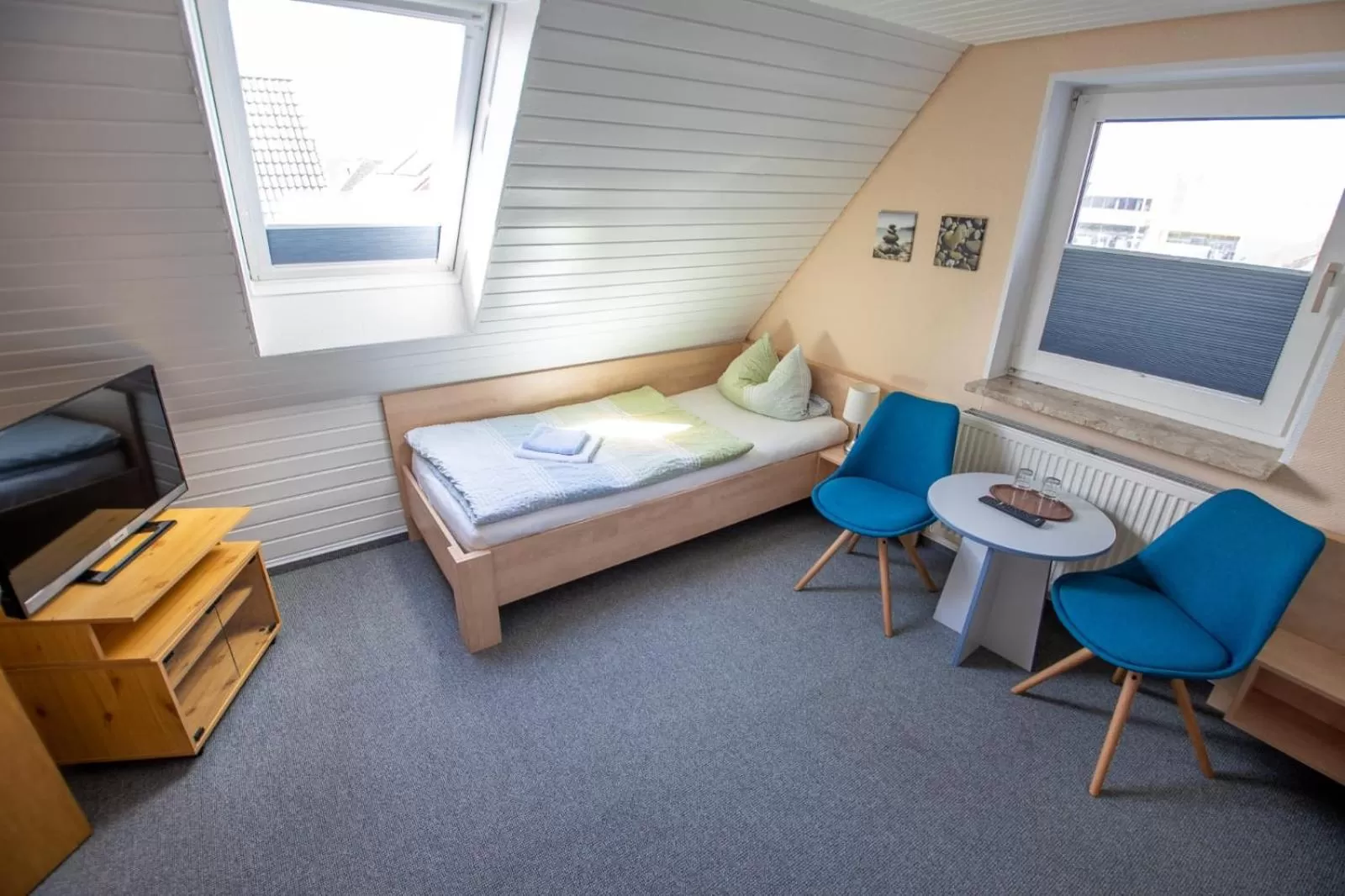 Photo of the whole room, Bed in Hotel Pension Nordseewelle