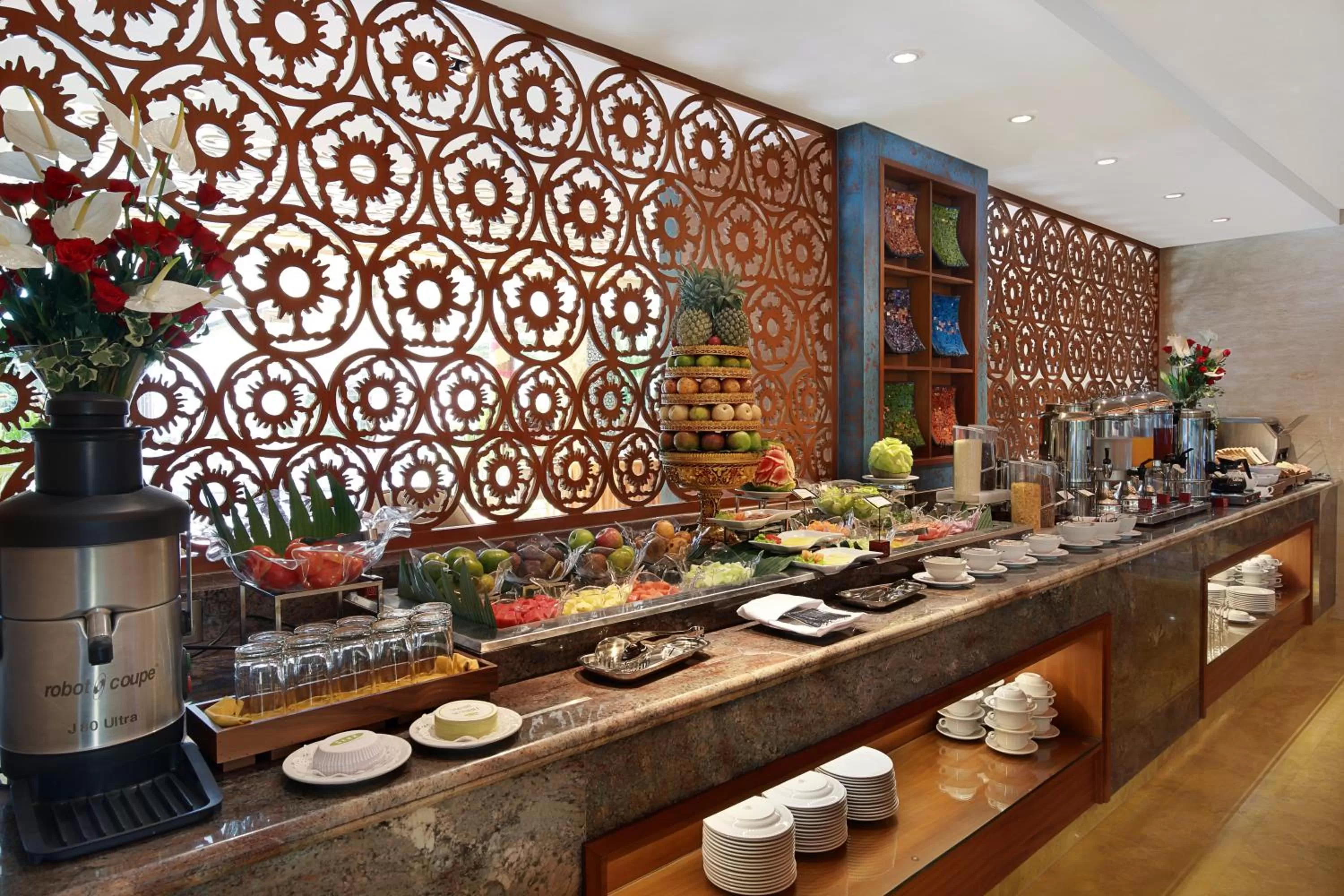 Restaurant/places to eat in SenS Hotel and Spa