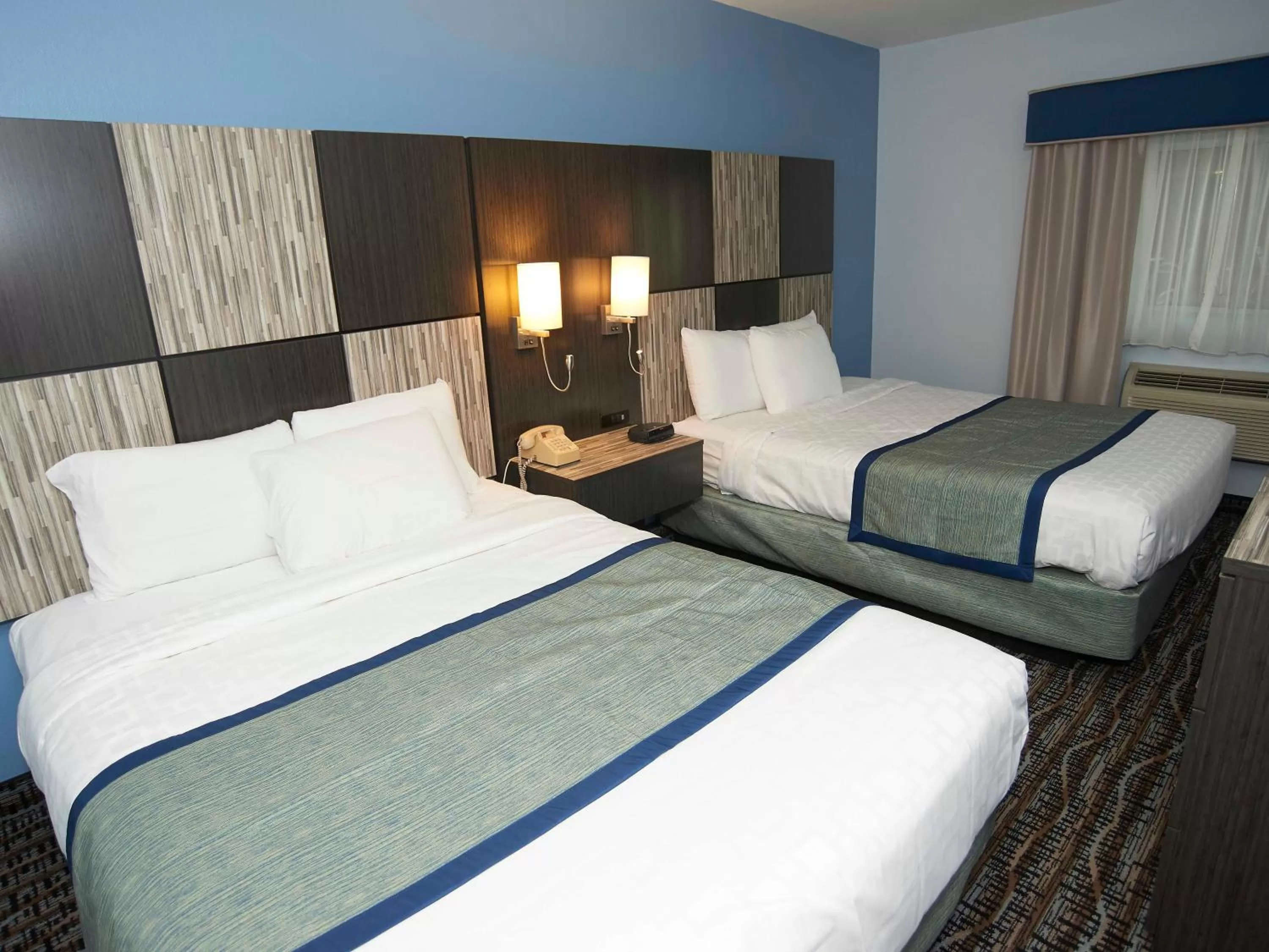 Bedroom, Bed in Sandwich Lodge & Resort