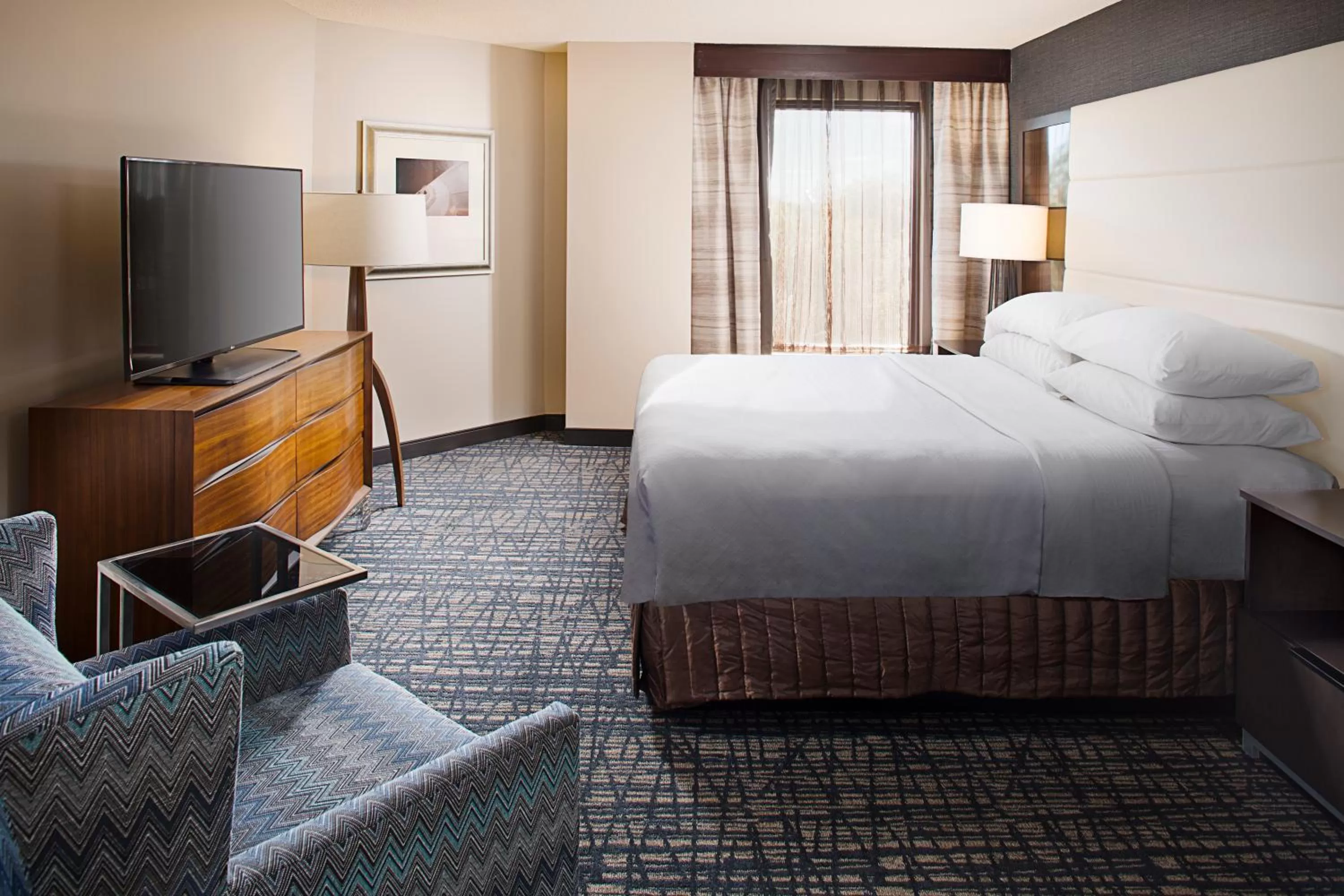 Bed in Crowne Plaza Annapolis by IHG