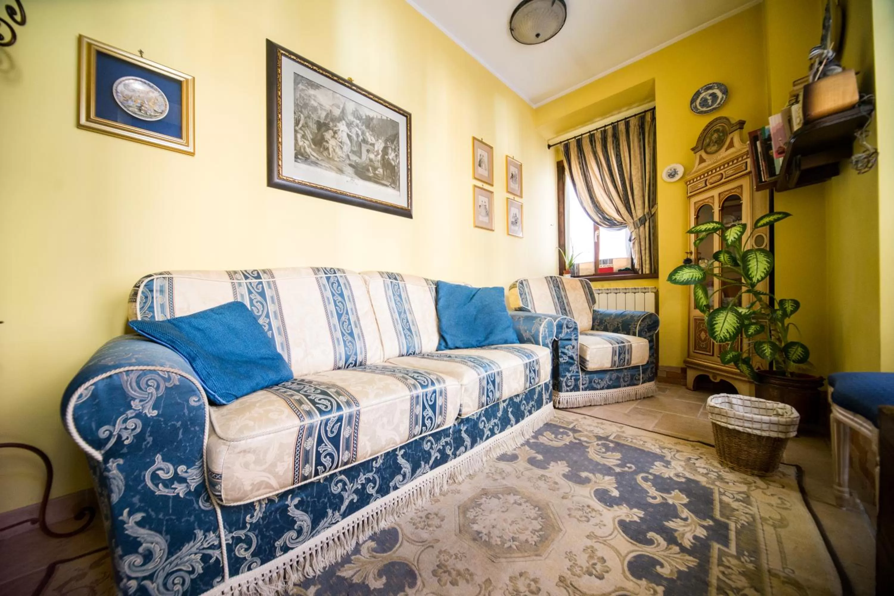 Communal lounge/ TV room, Bed in Hotel Il Tiglio