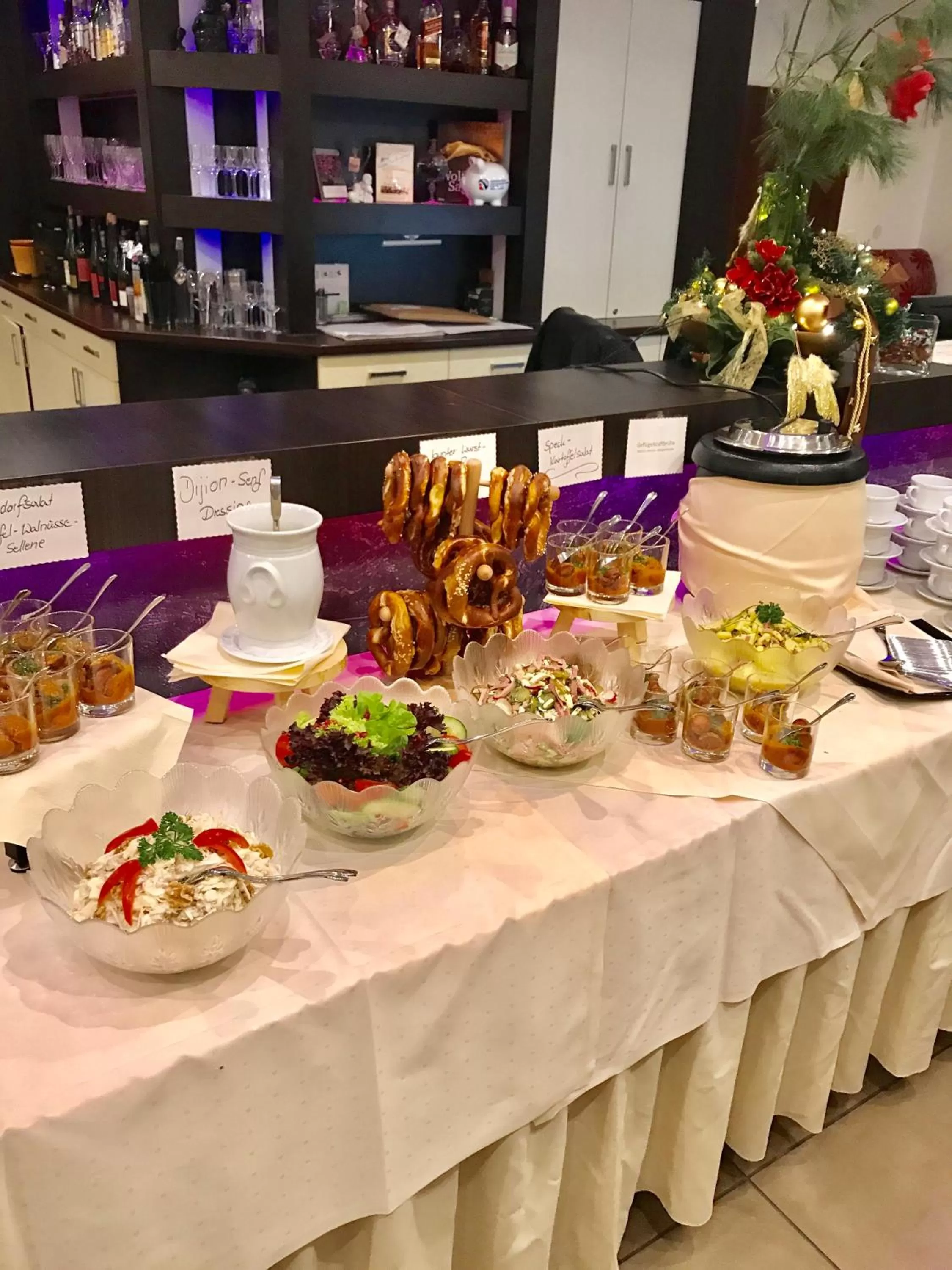 Food and drinks in Boutique Hotel Goldene Henne