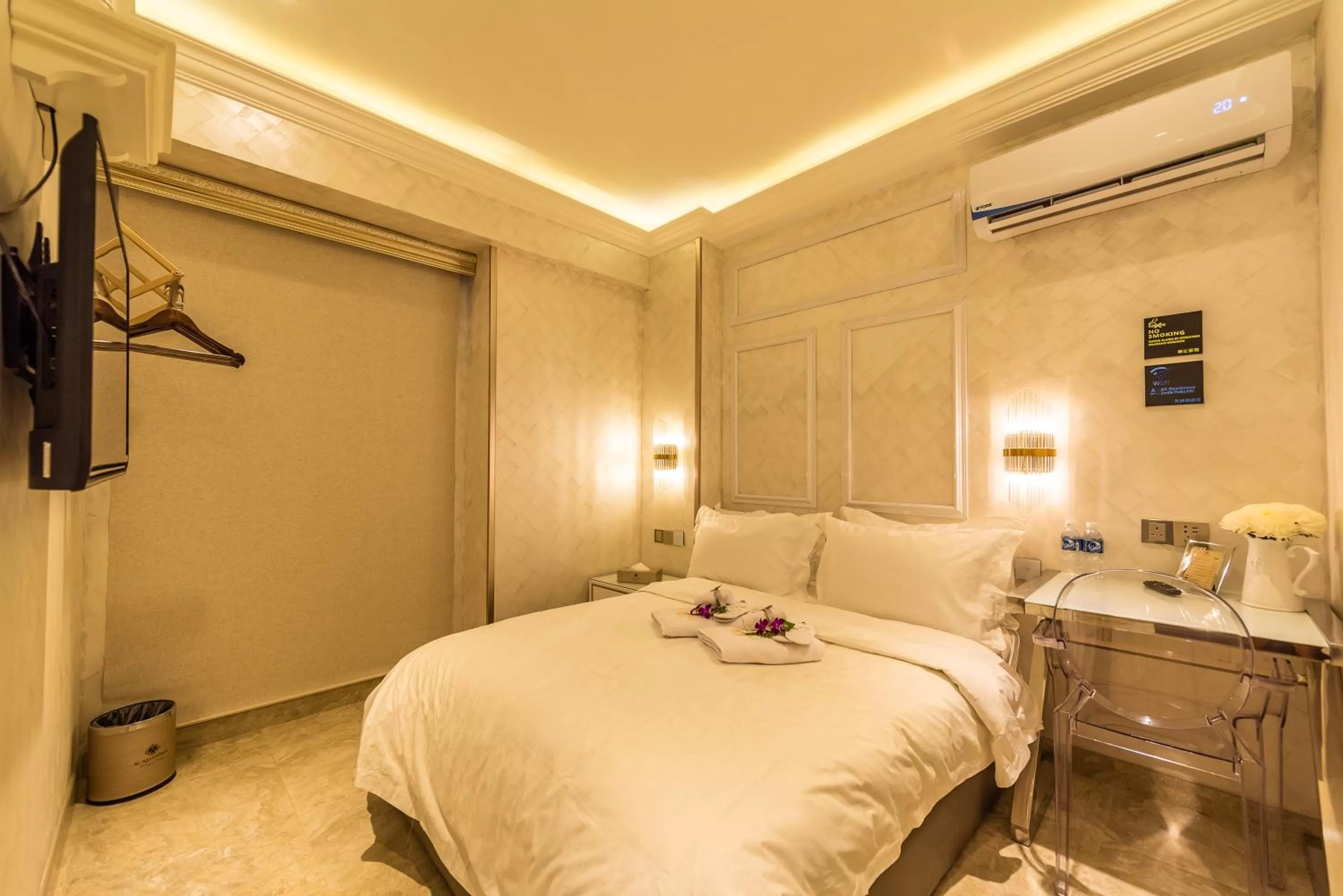 Bedroom, Bed in AC Residence - Behind Cititel Hotel