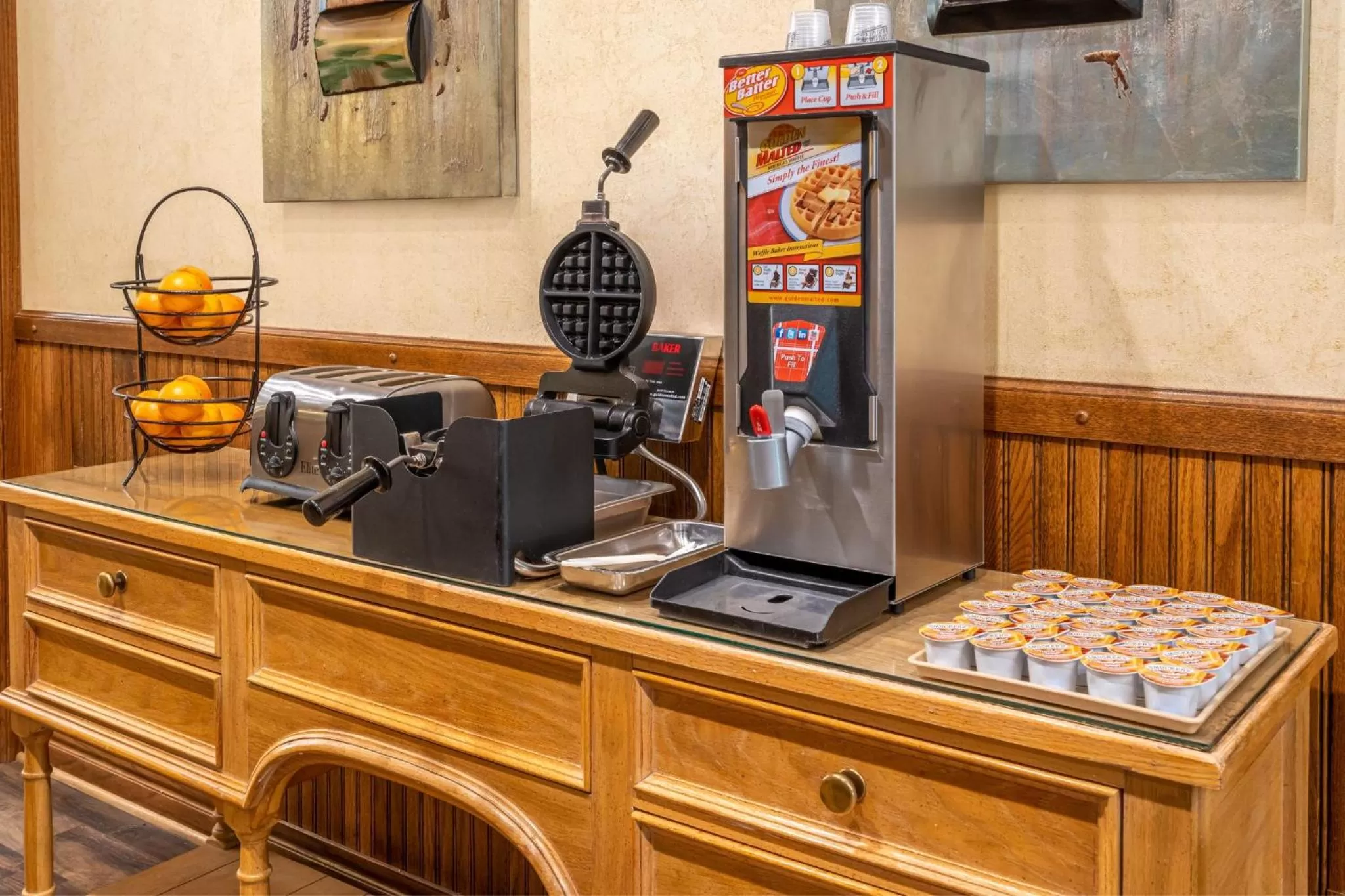 Breakfast in El Rancho Hotel