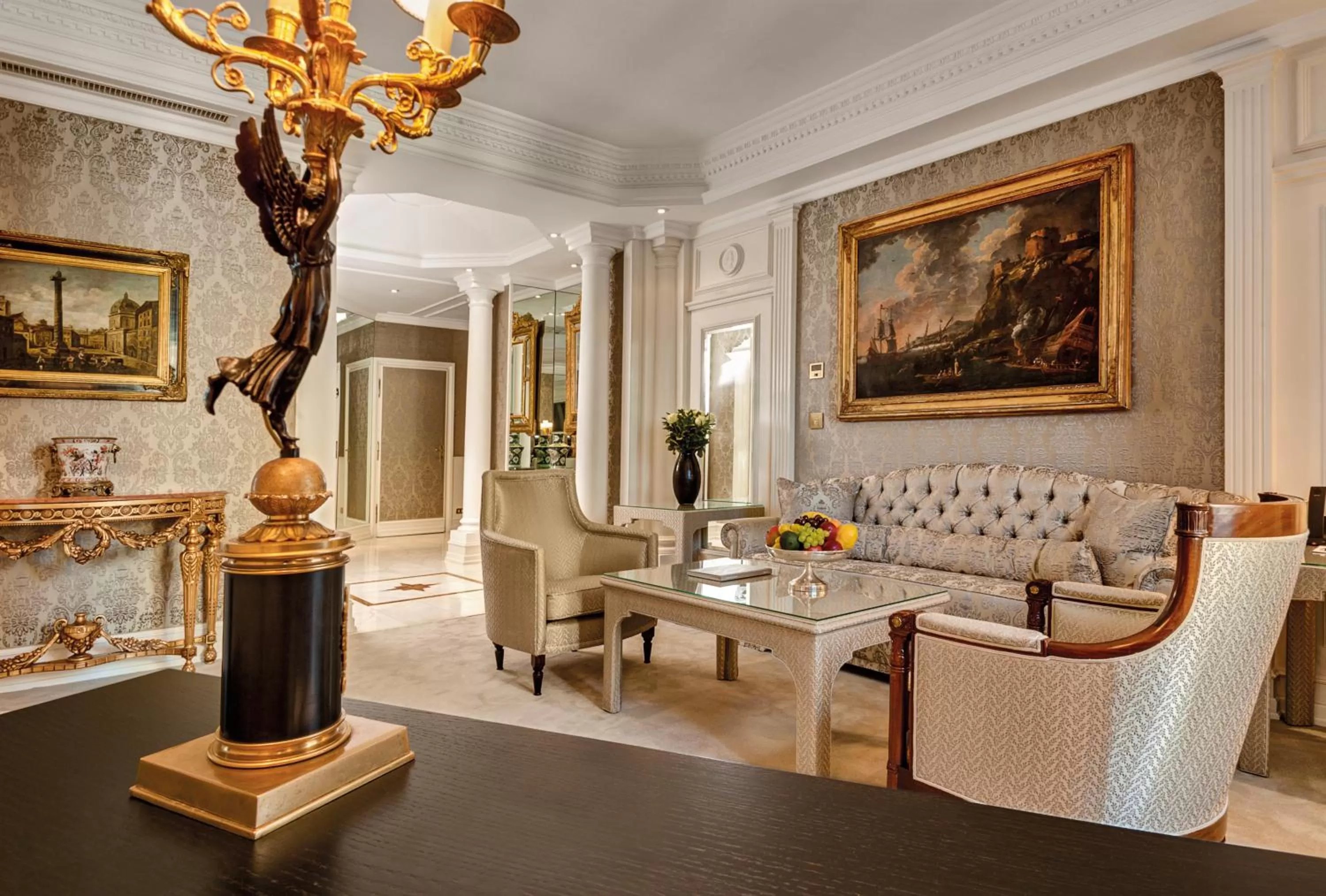 Living room in Hassler Roma