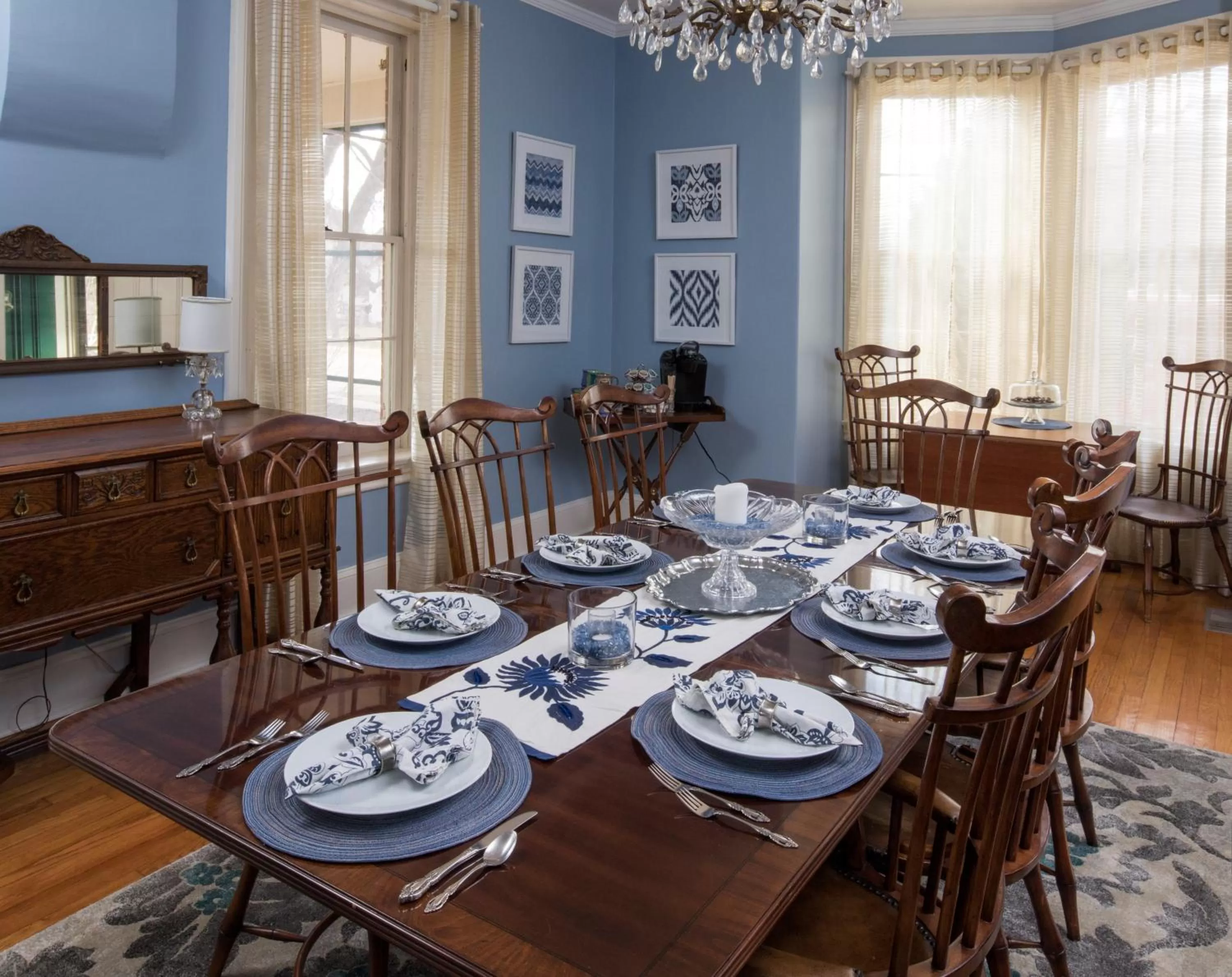 Restaurant/places to eat in Aldrich Guest House