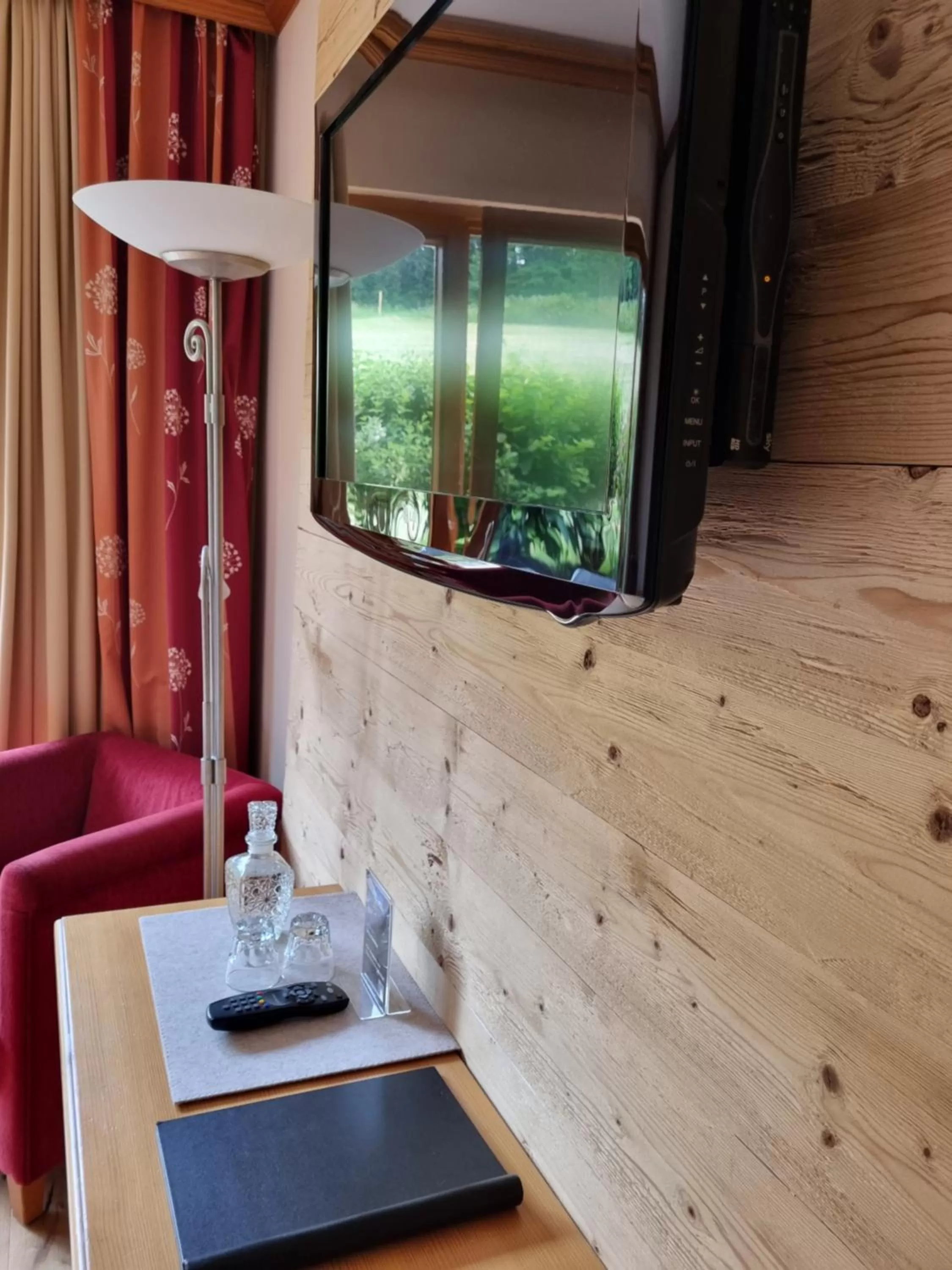 TV/Entertainment Center in Landhaus Talblick- Boutique Hotel Bed and Breakfast