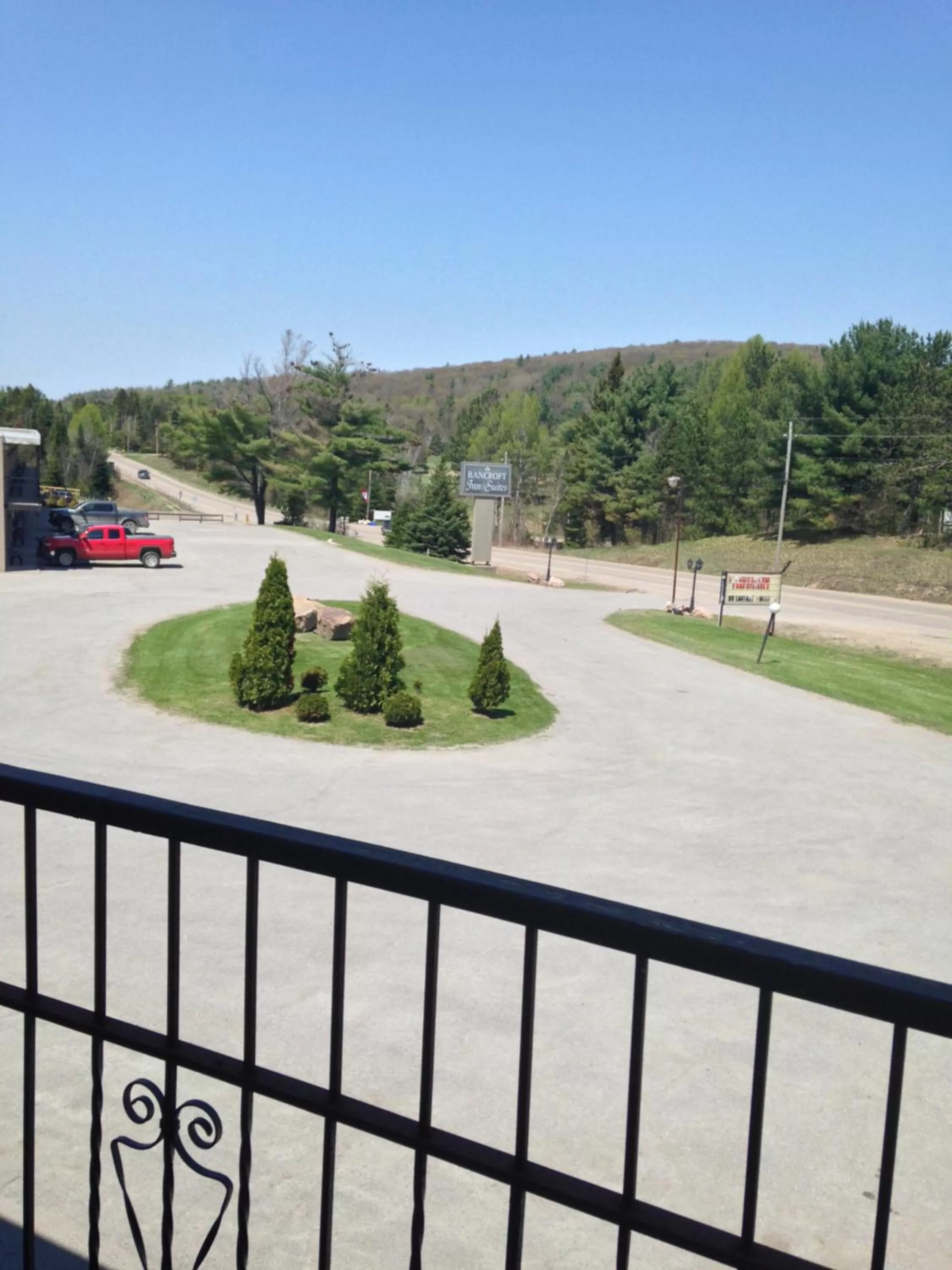 Mountain view in Bancroft Inn & Suites