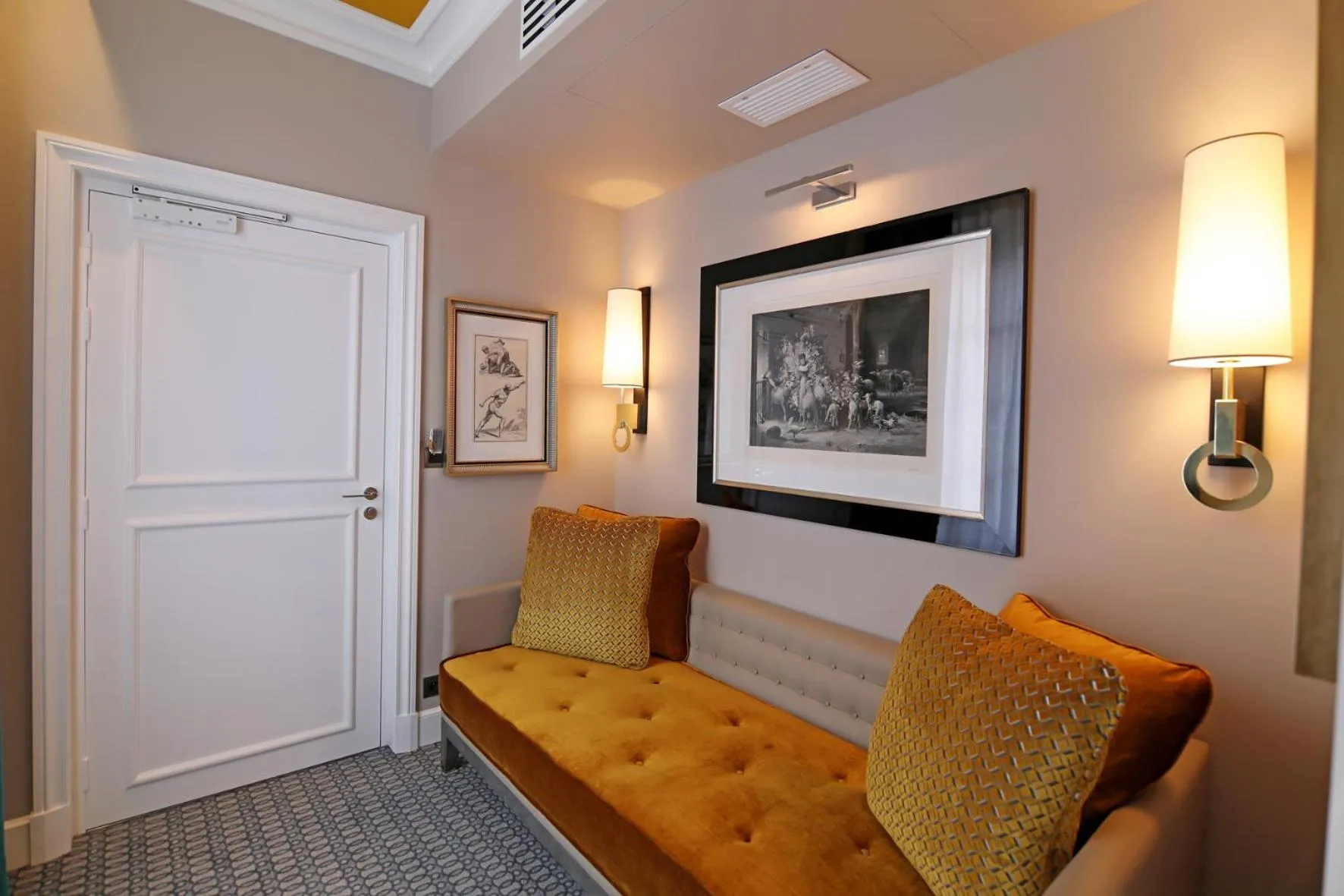 Decorative detail in Hôtel Alchimy