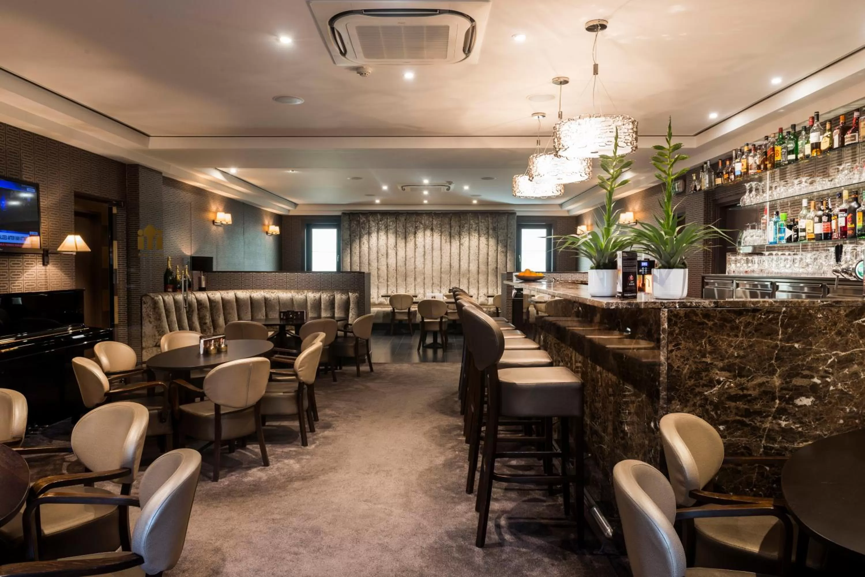 Lounge or bar in Keizershof Hotel Aalst