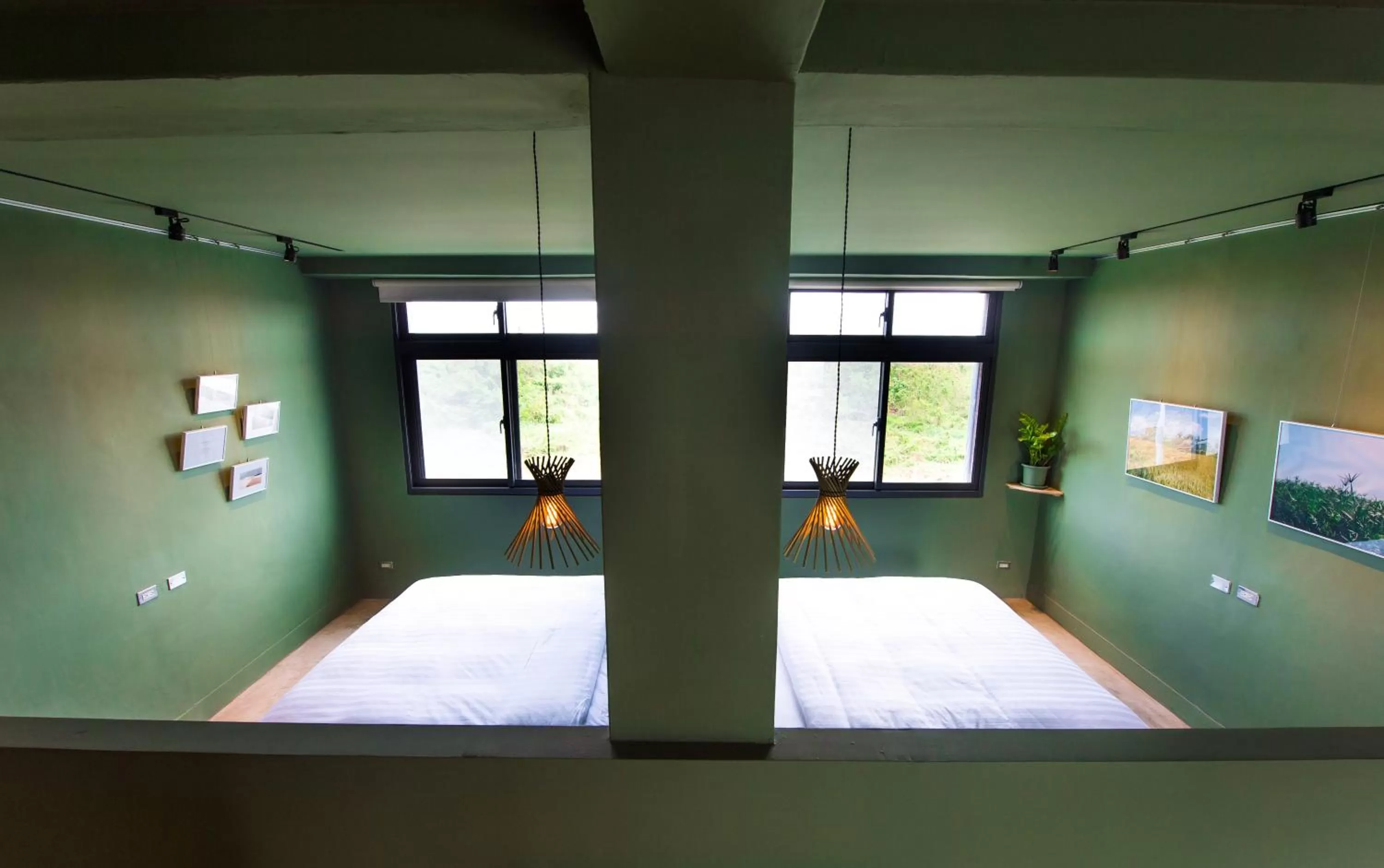 Photo of the whole room, Bed in The Leaf Inn