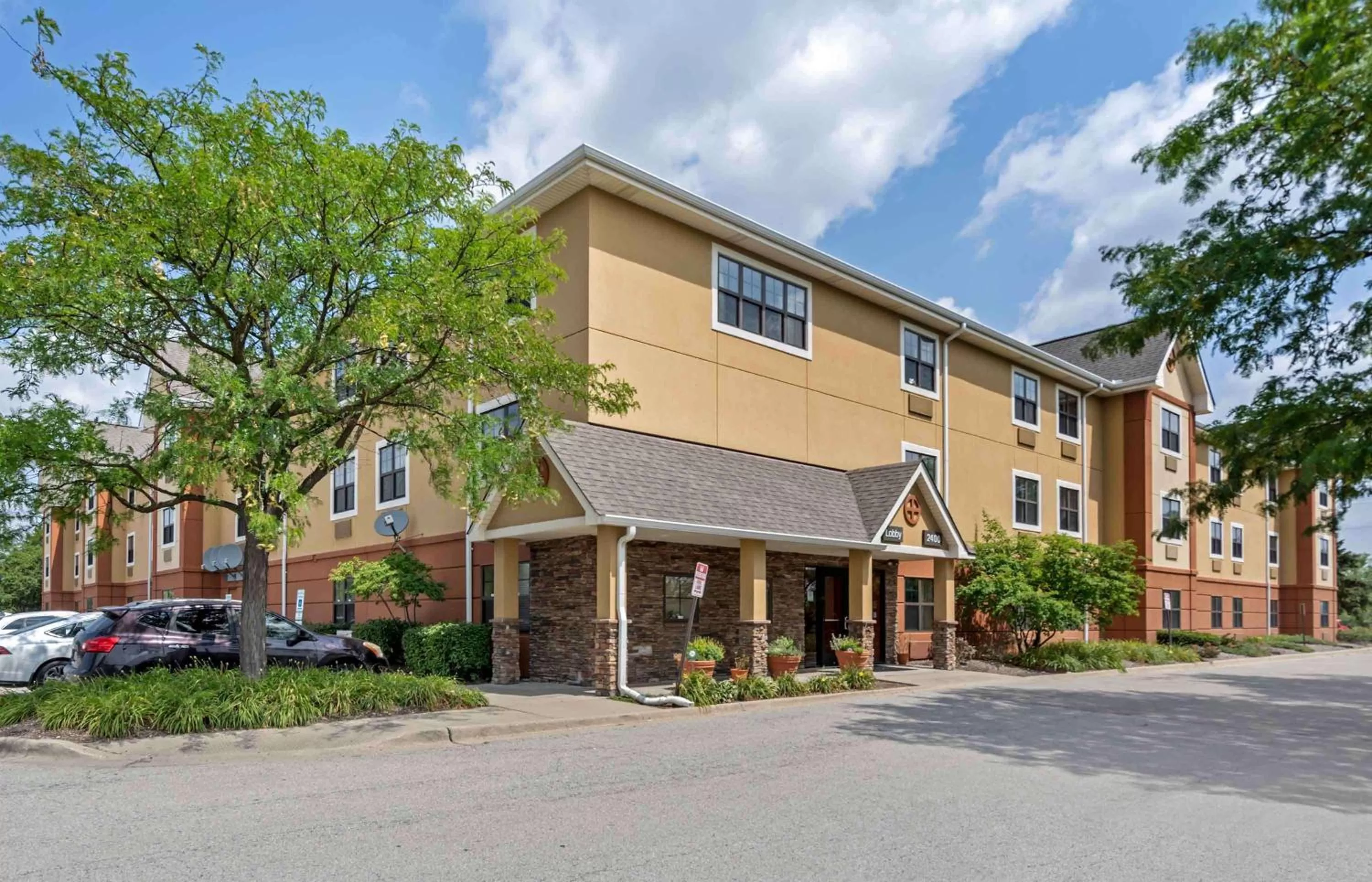 Property building in Extended Stay America Select Suites - Chicago - Rolling Meadows