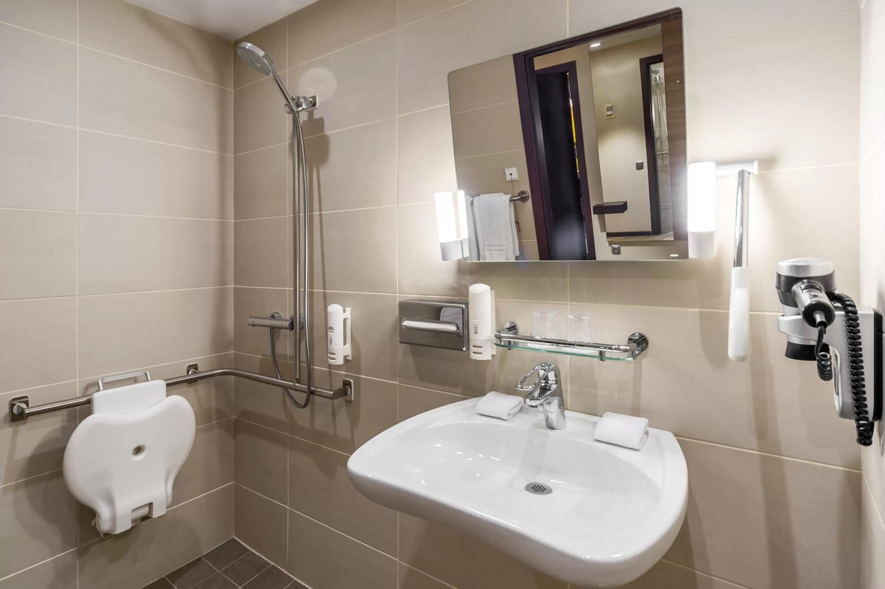 Double Room - Disability Access in Holiday Inn - Kyiv by IHG