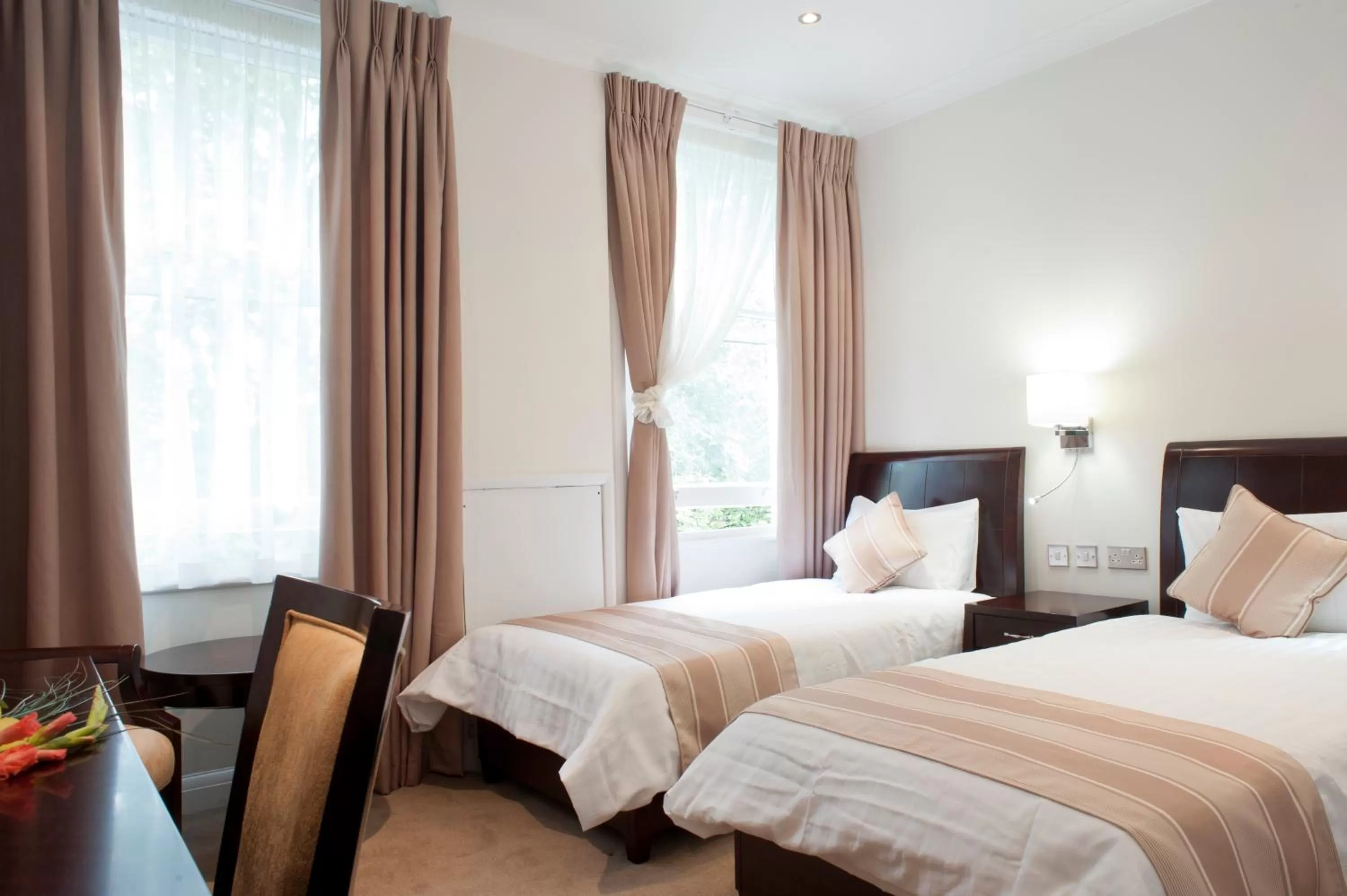 Photo of the whole room, Bed in The Villa Kensington