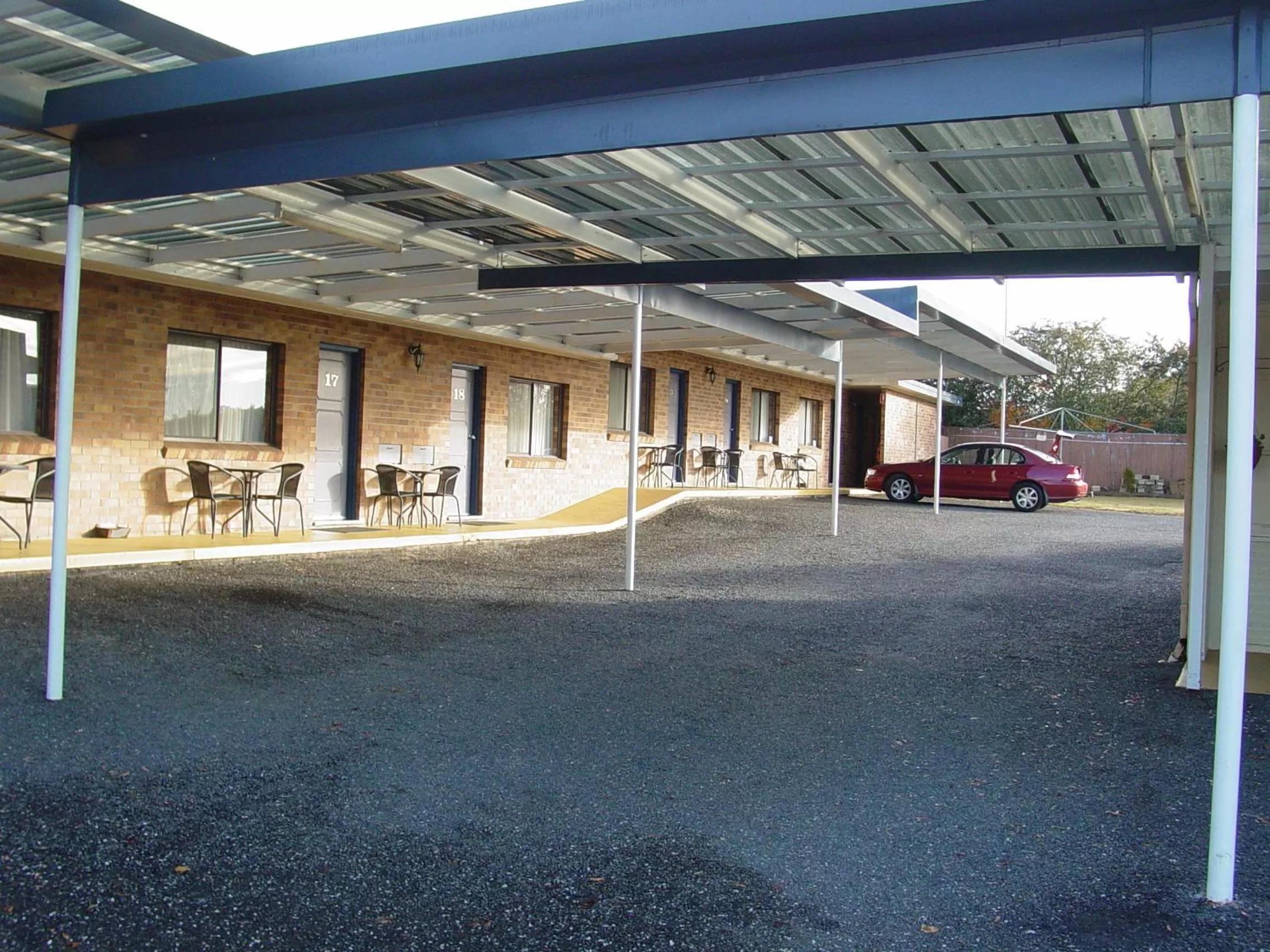 Property building in Tally Ho Motor Inn