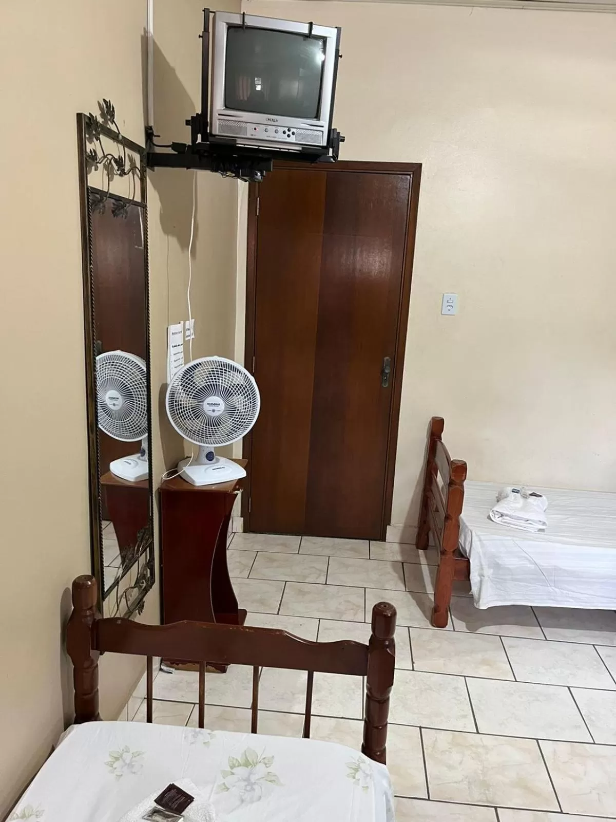 TV/Entertainment Center in Hotel Vitória