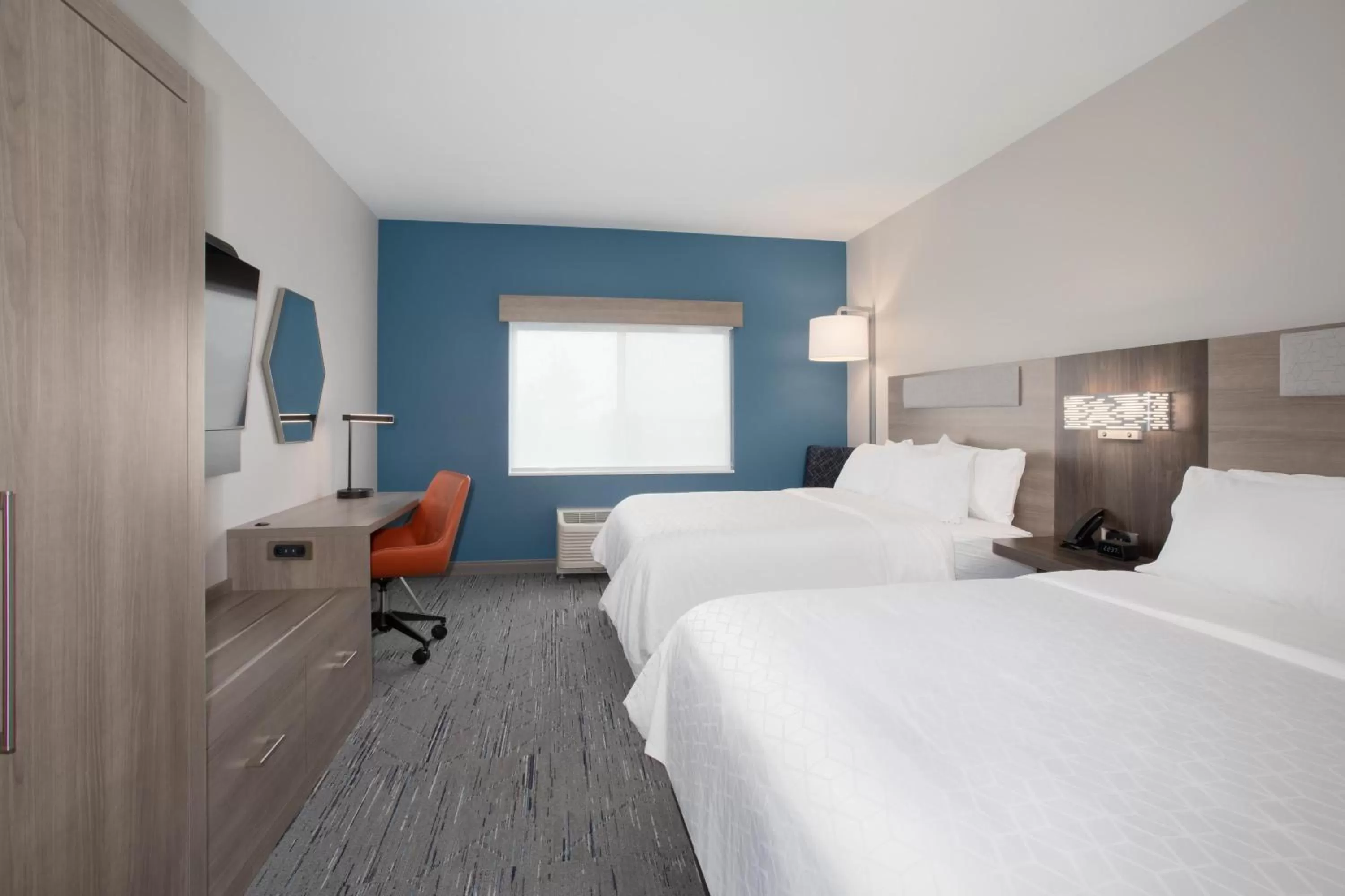 Photo of the whole room, Bed in Holiday Inn Express Hotel & Suites Idaho Falls by IHG