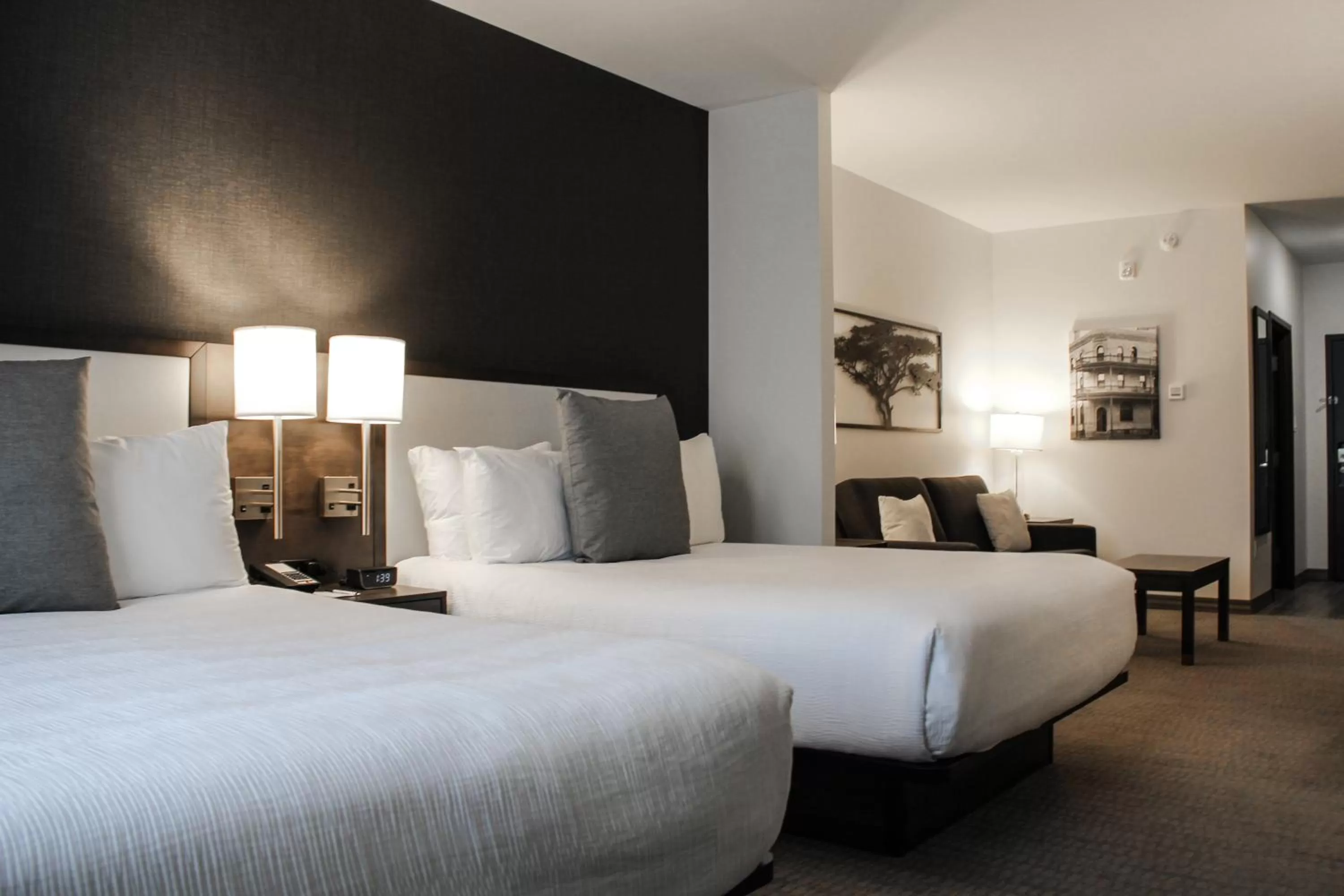 Bed in Best Western Plus Morden