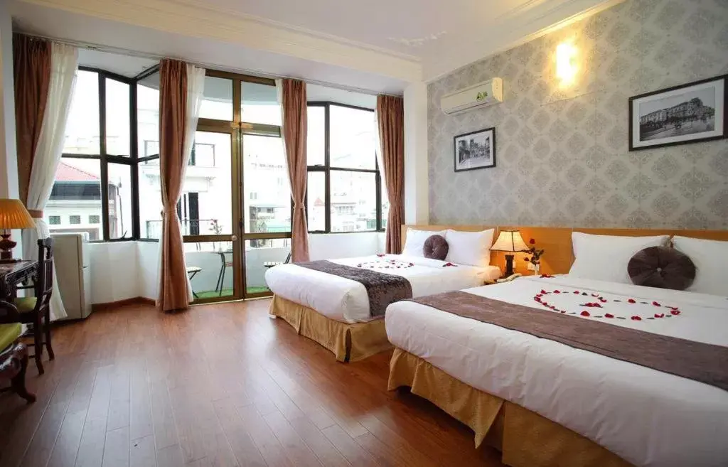 Deluxe Double or Twin Room with City View in WIN HOTEL Deluxe Double or Twin Room with City View in WIN HOTEL