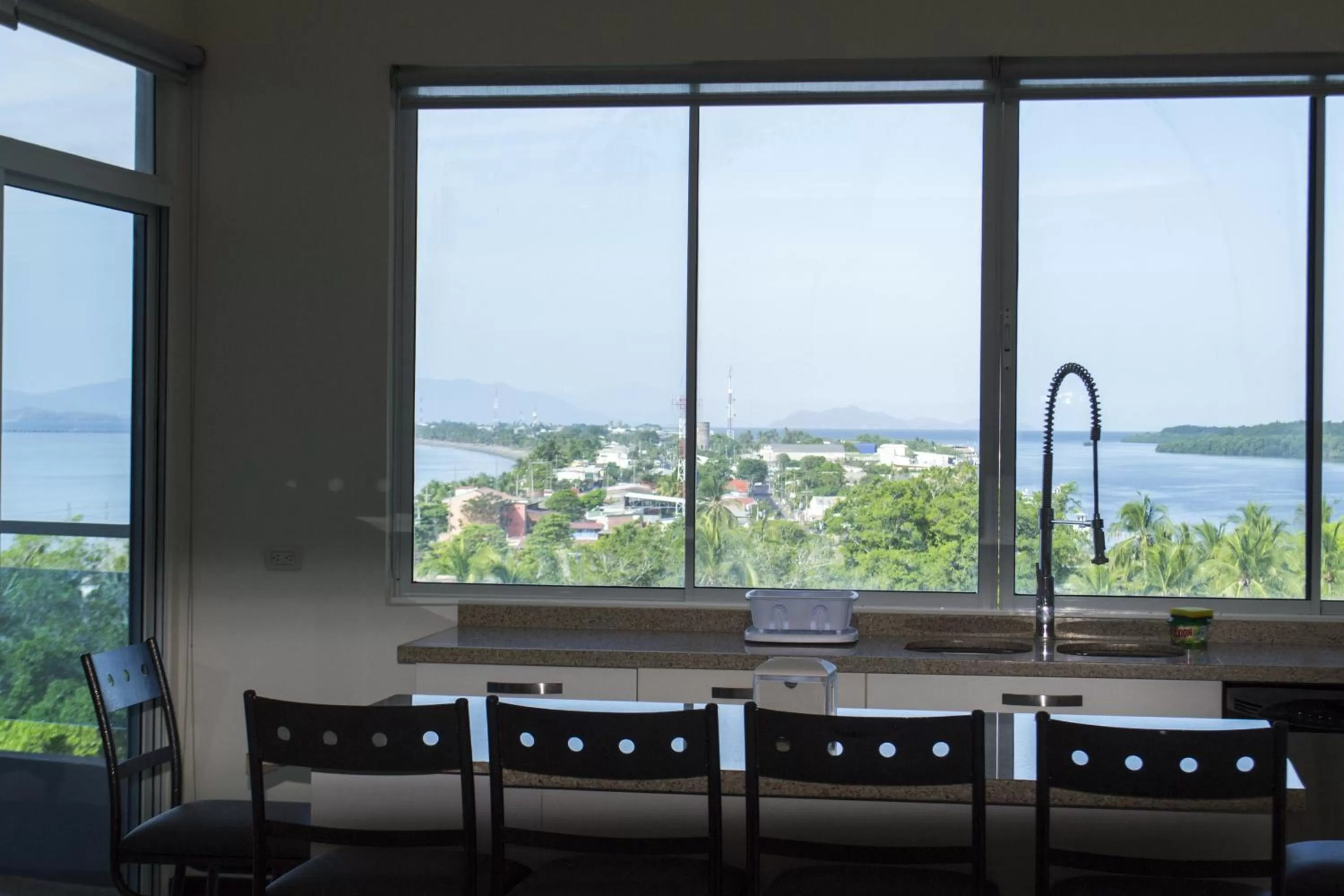 Kitchen or kitchenette in Puerto Azul Hotel