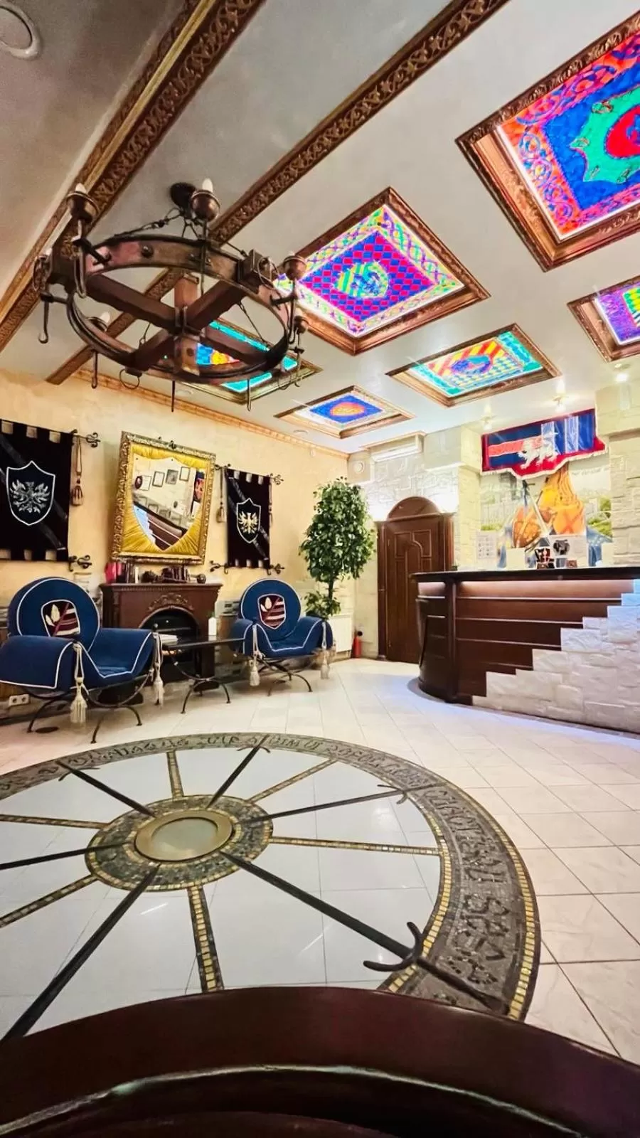 Lobby or reception in Kamelot