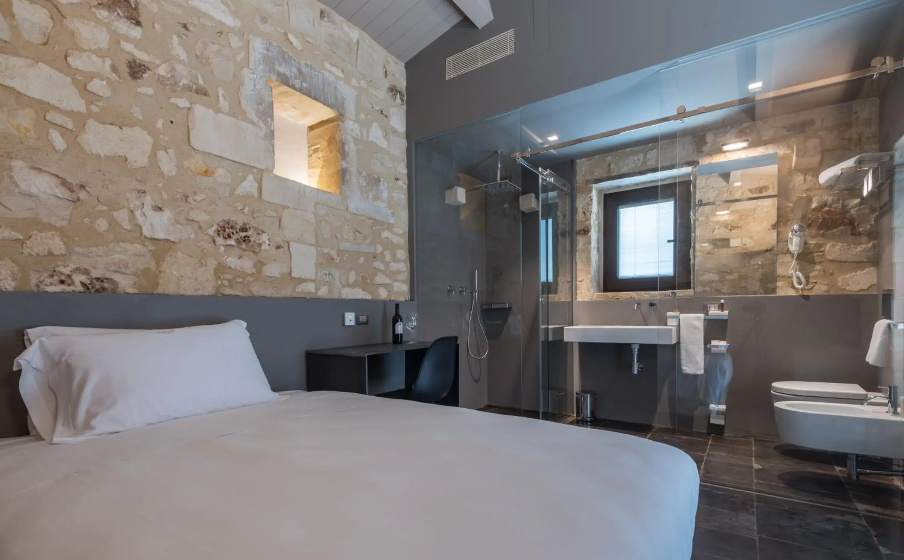 Queen Room in Villa Boscarino Boutique Hotel & Spa Queen Room in Villa Boscarino Boutique Hotel & Spa