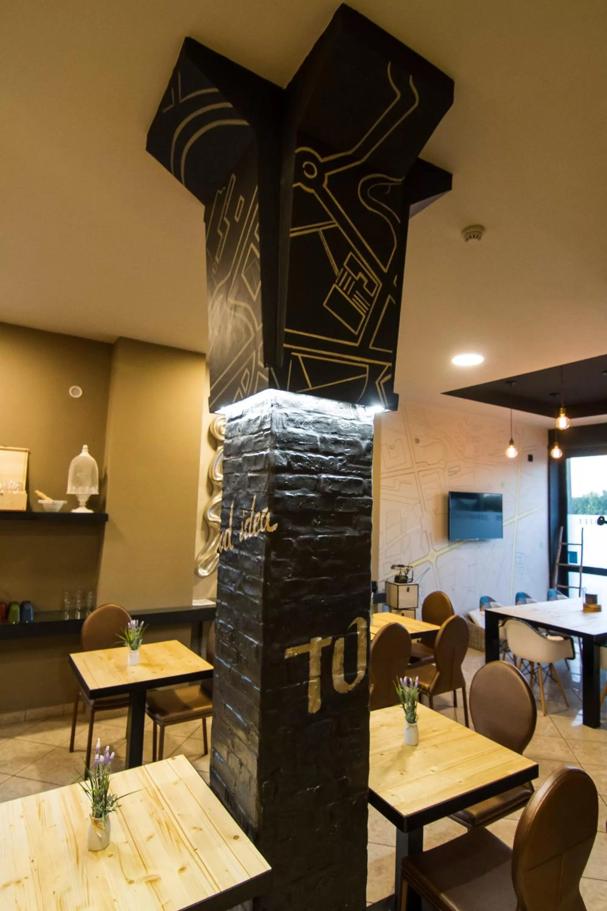 Communal lounge/ TV room in Piccolo Hotel Allamano