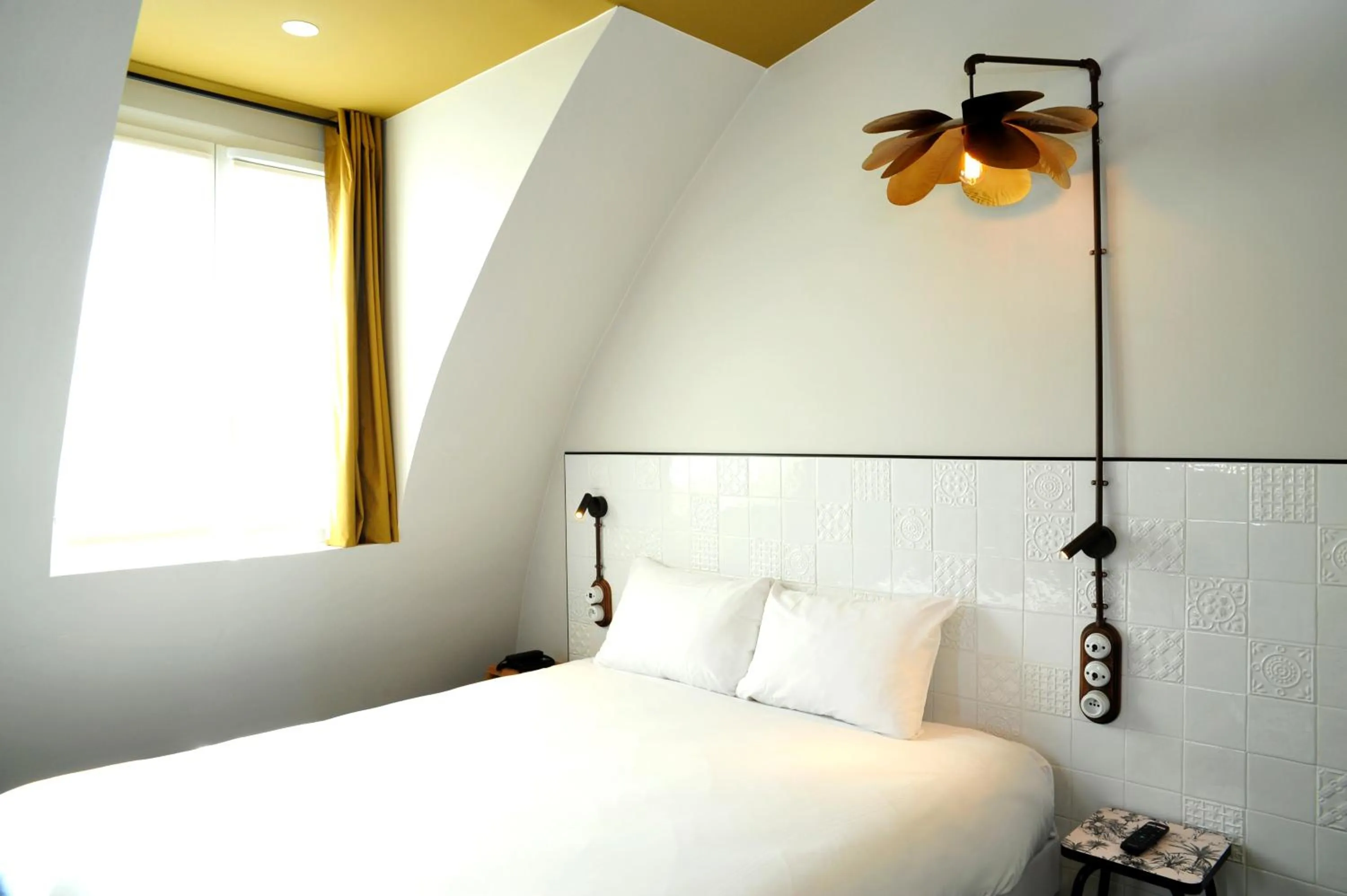 Bedroom, Bed in ibis Styles Paris Gare De Lyon TGV