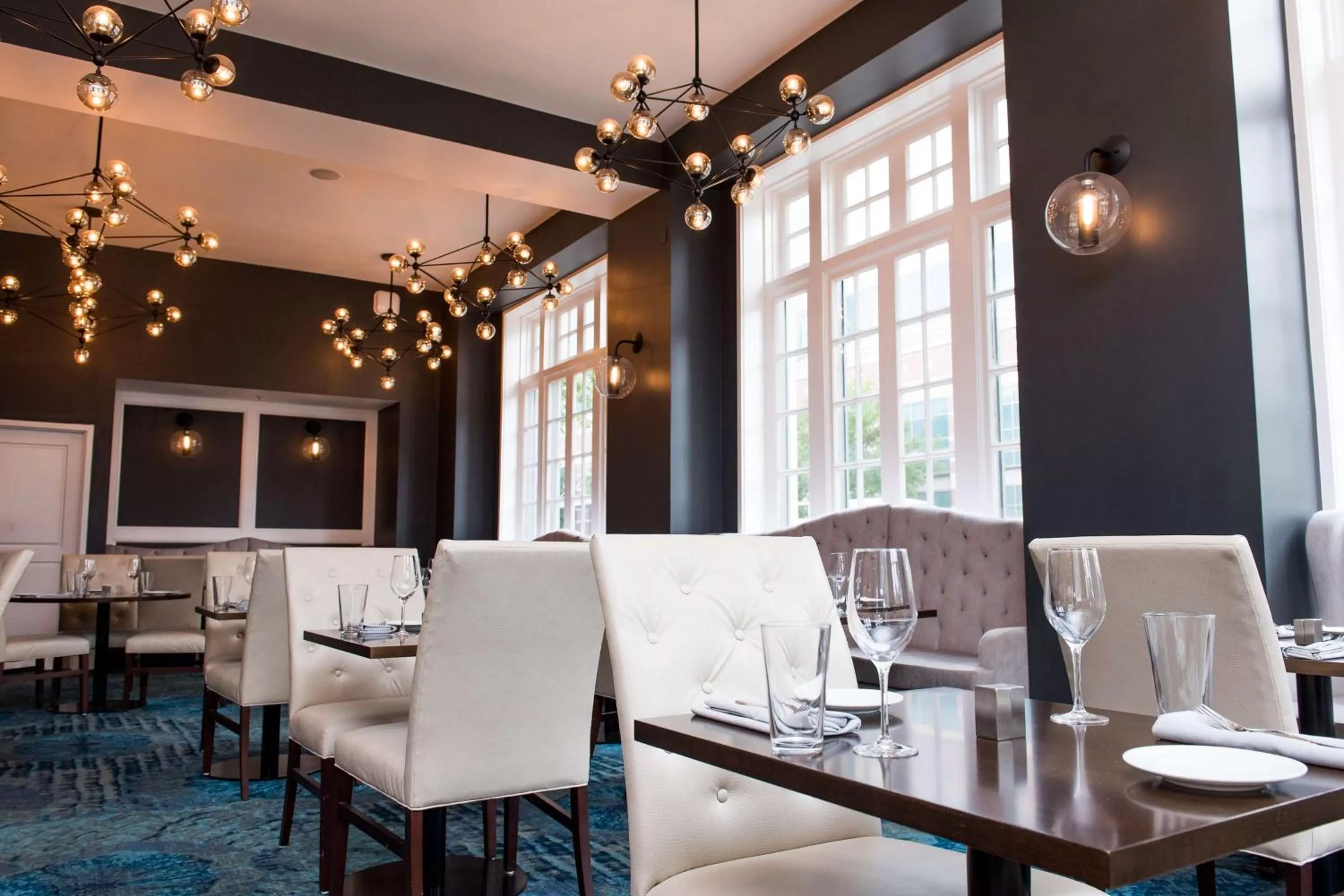 Restaurant/places to eat in Redmont Hotel Birmingham - Curio Collection by Hilton