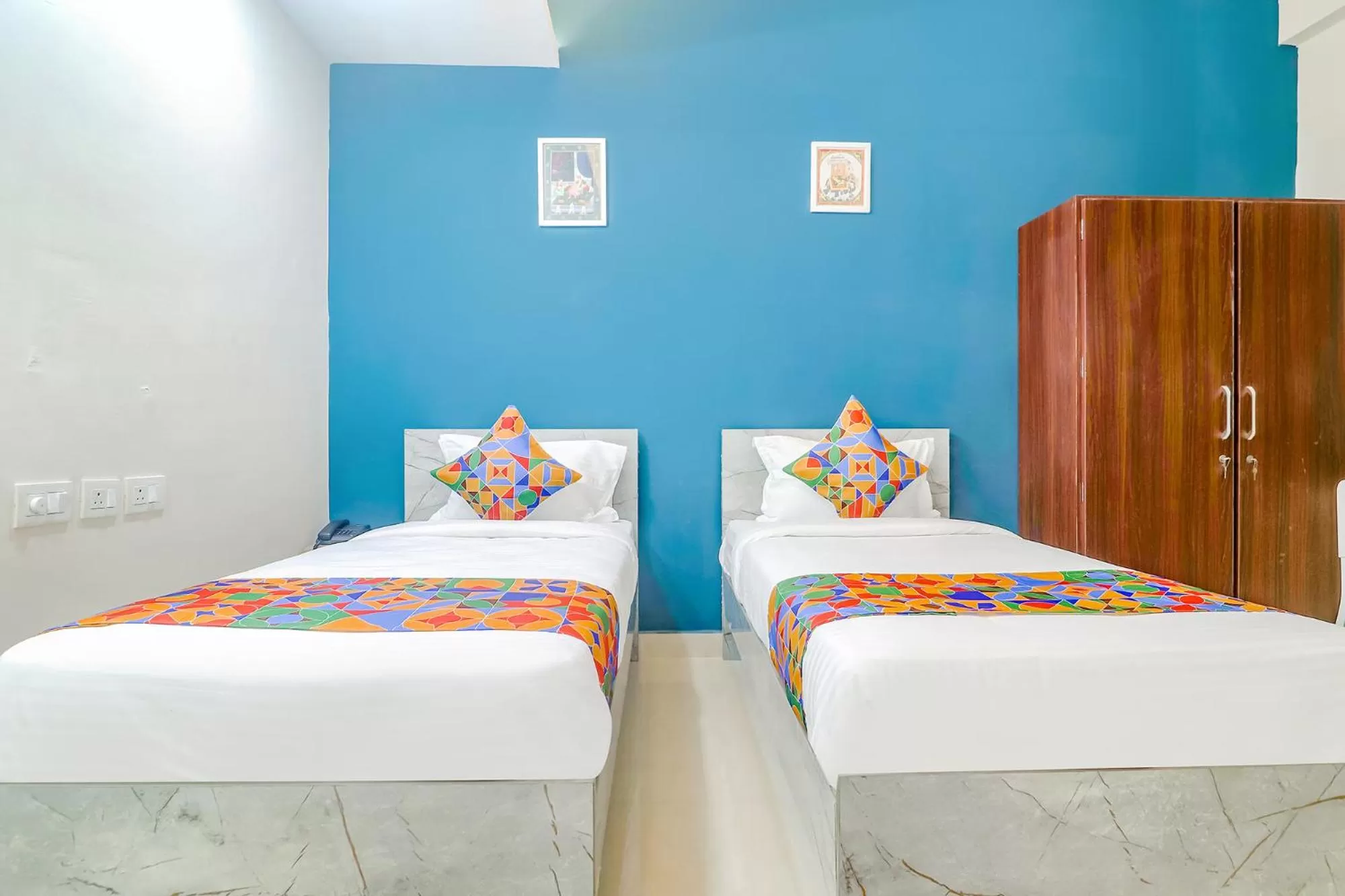 Bed in FabHotel Broholic Suites - Nr US Consulate, Financial District