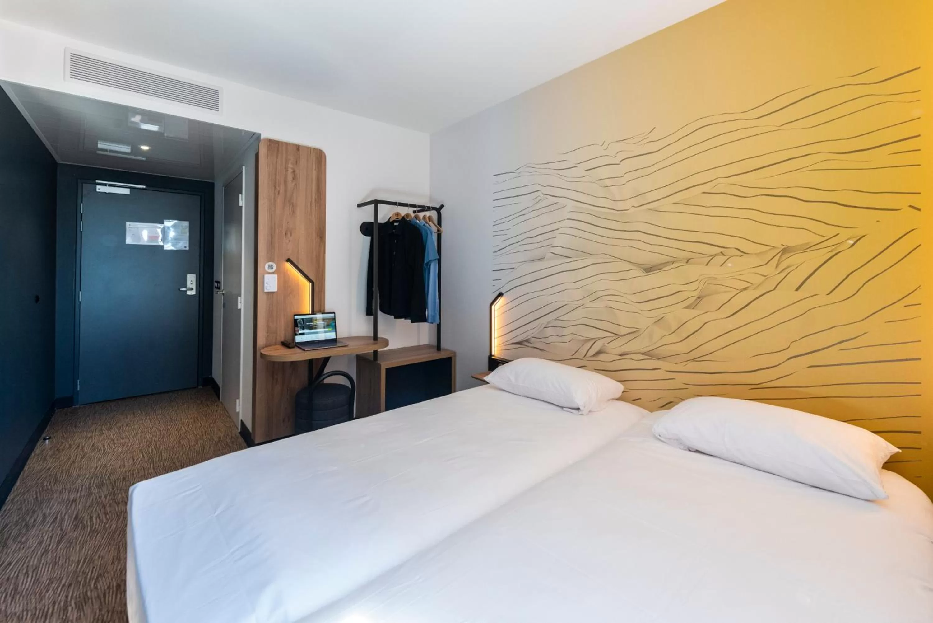 Photo of the whole room, Bed in B&B HOTEL Nice Aéroport Arenas