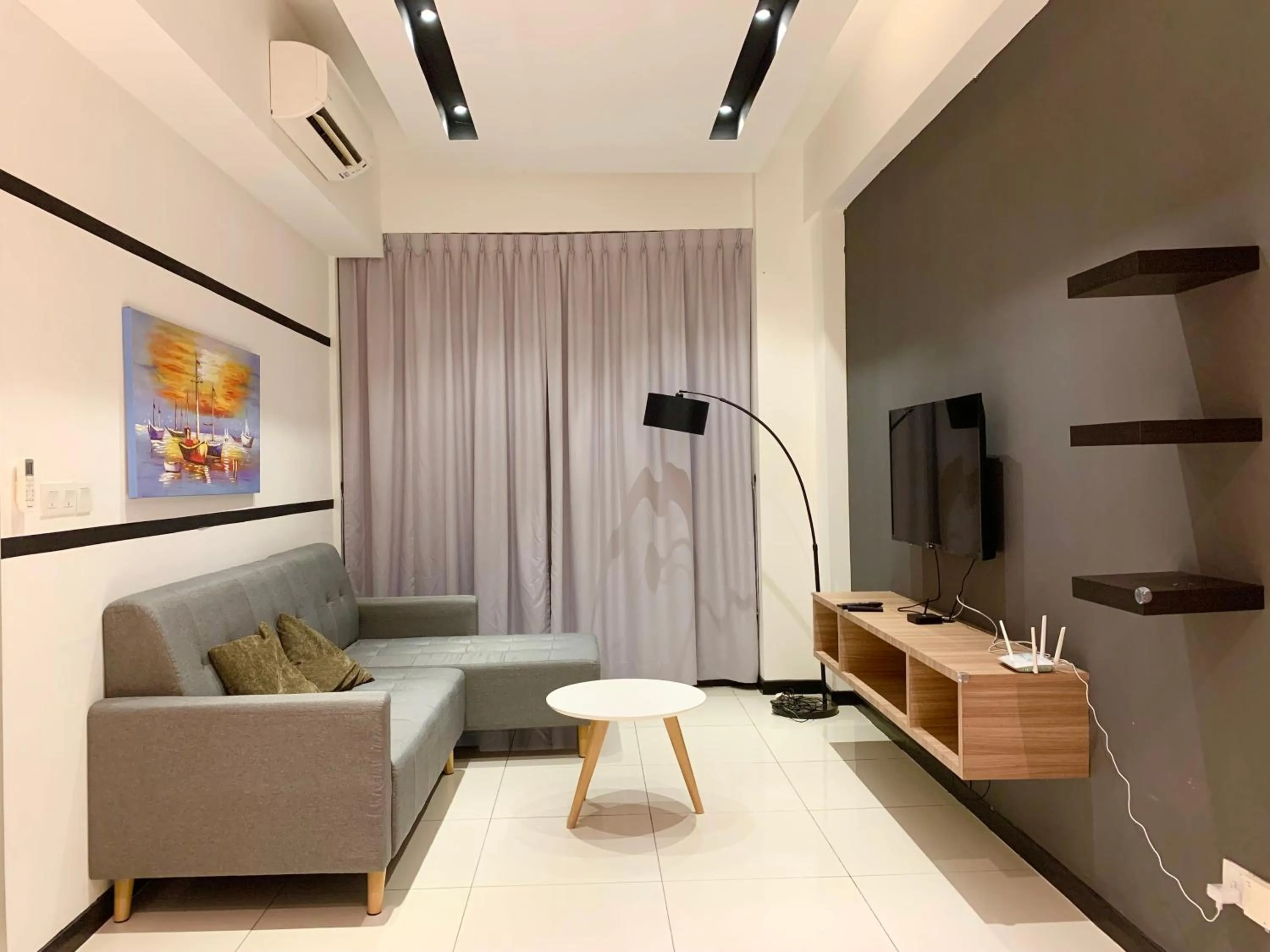 Two-Bedroom Apartment in Sunset Seaview Vacation Condos @ Infinity Avenue