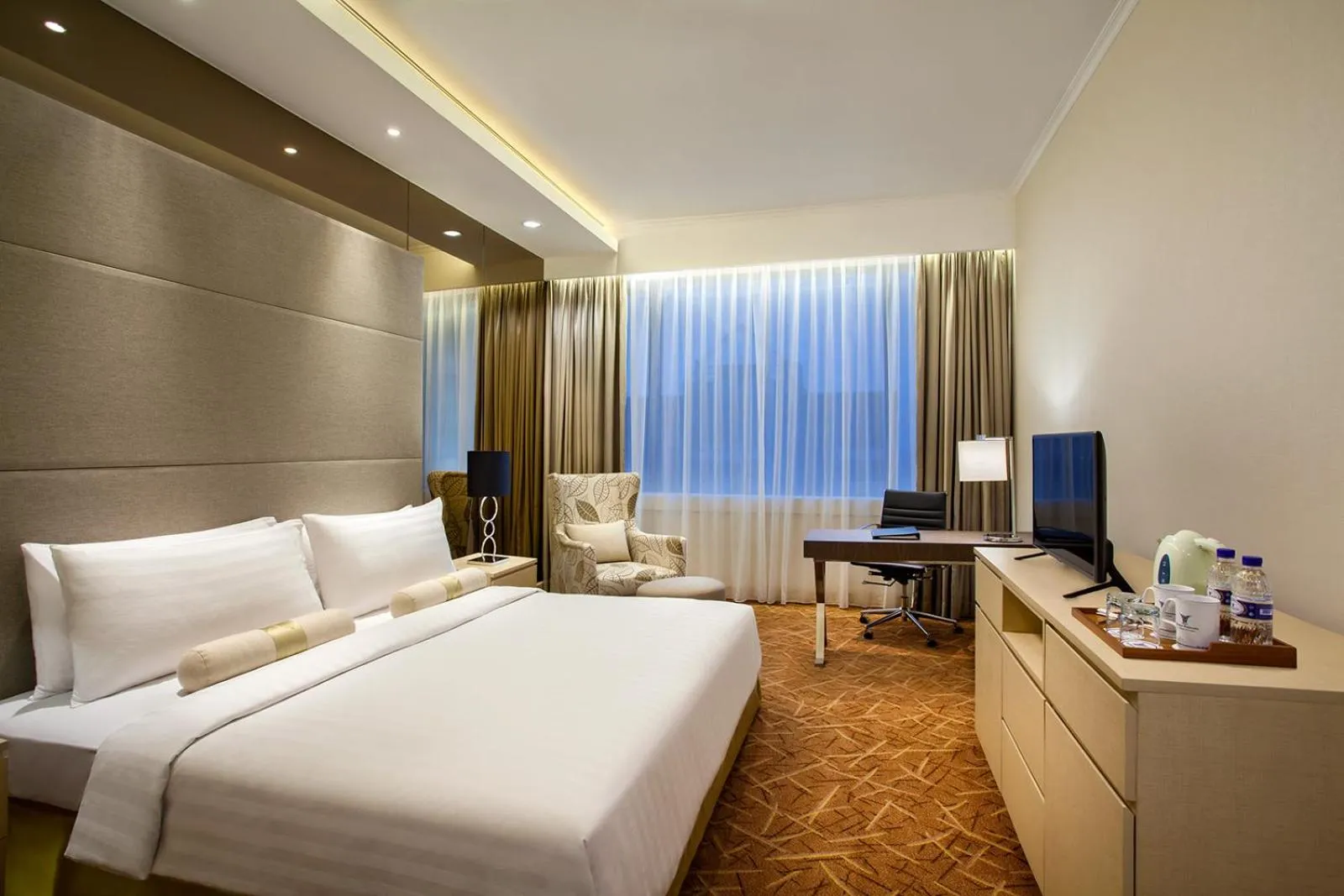 Photo of the whole room, Bed in Menara Peninsula Hotel