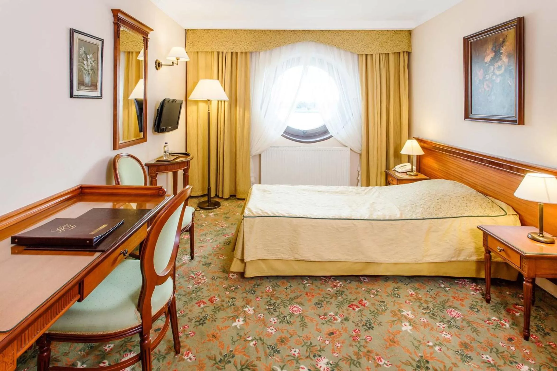 Bedroom, Bed in Hotel Duo Spa