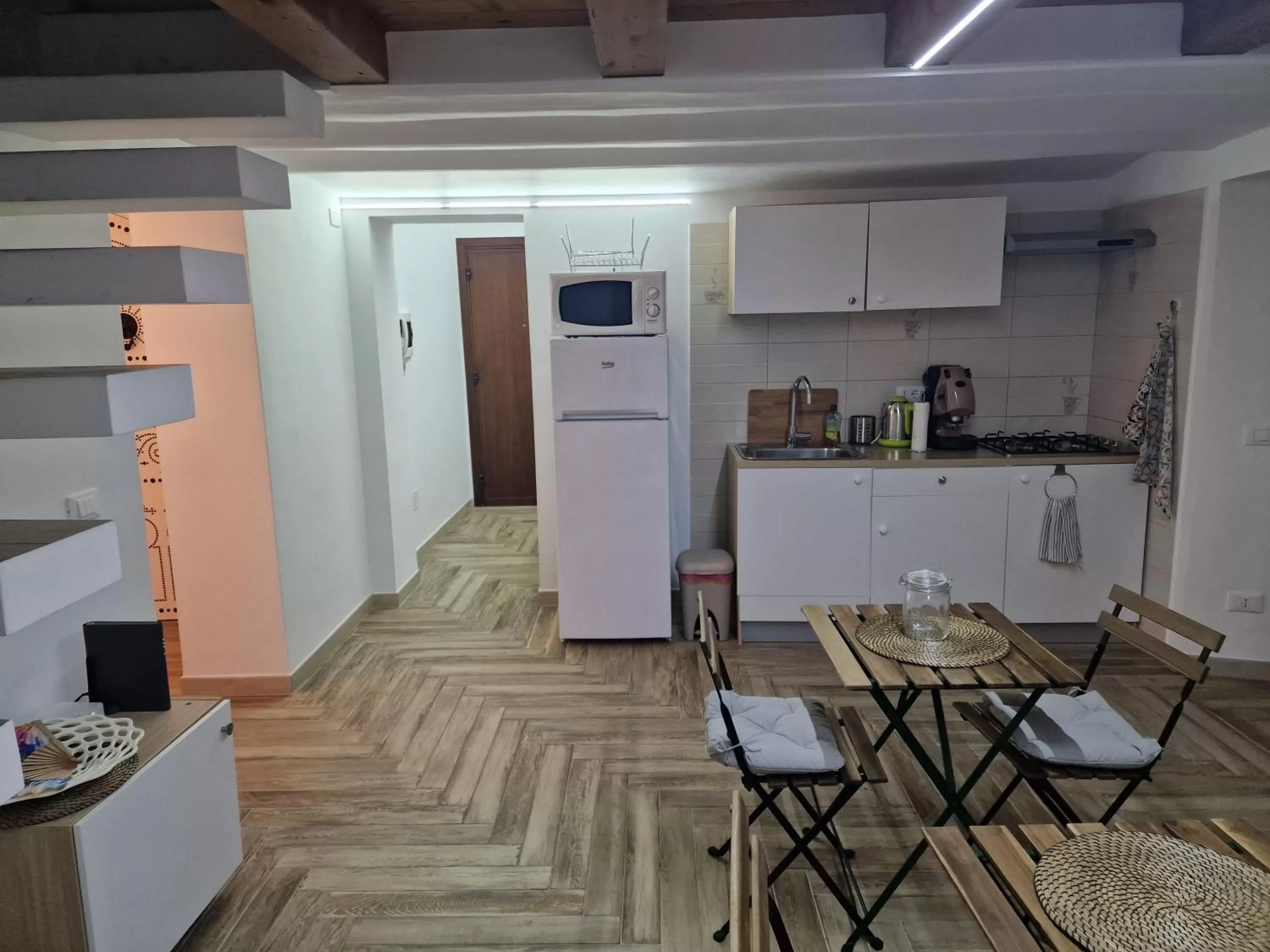 Coffee/tea facilities in Calypso Il Binario Elegance