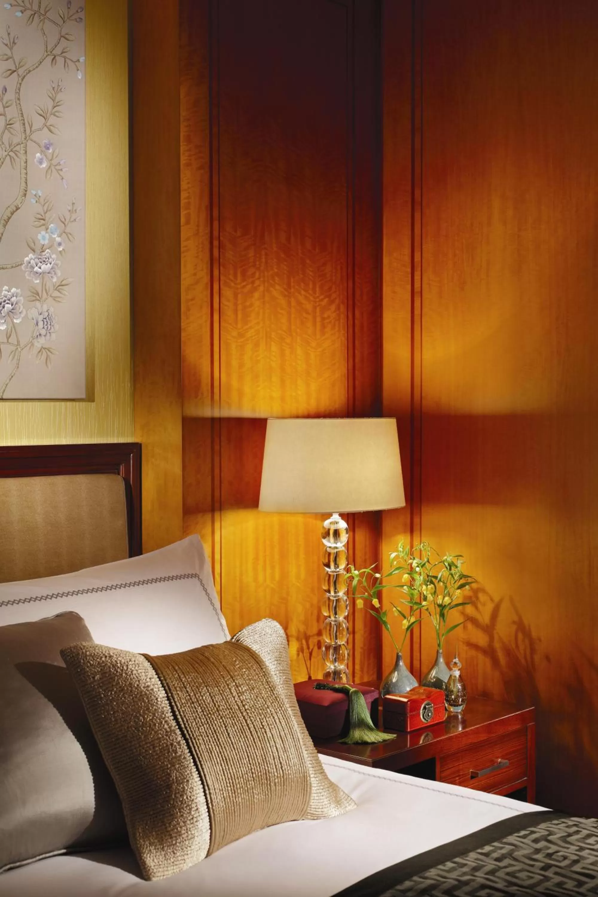 Bed in Four Seasons Hotel Hangzhou at West Lake