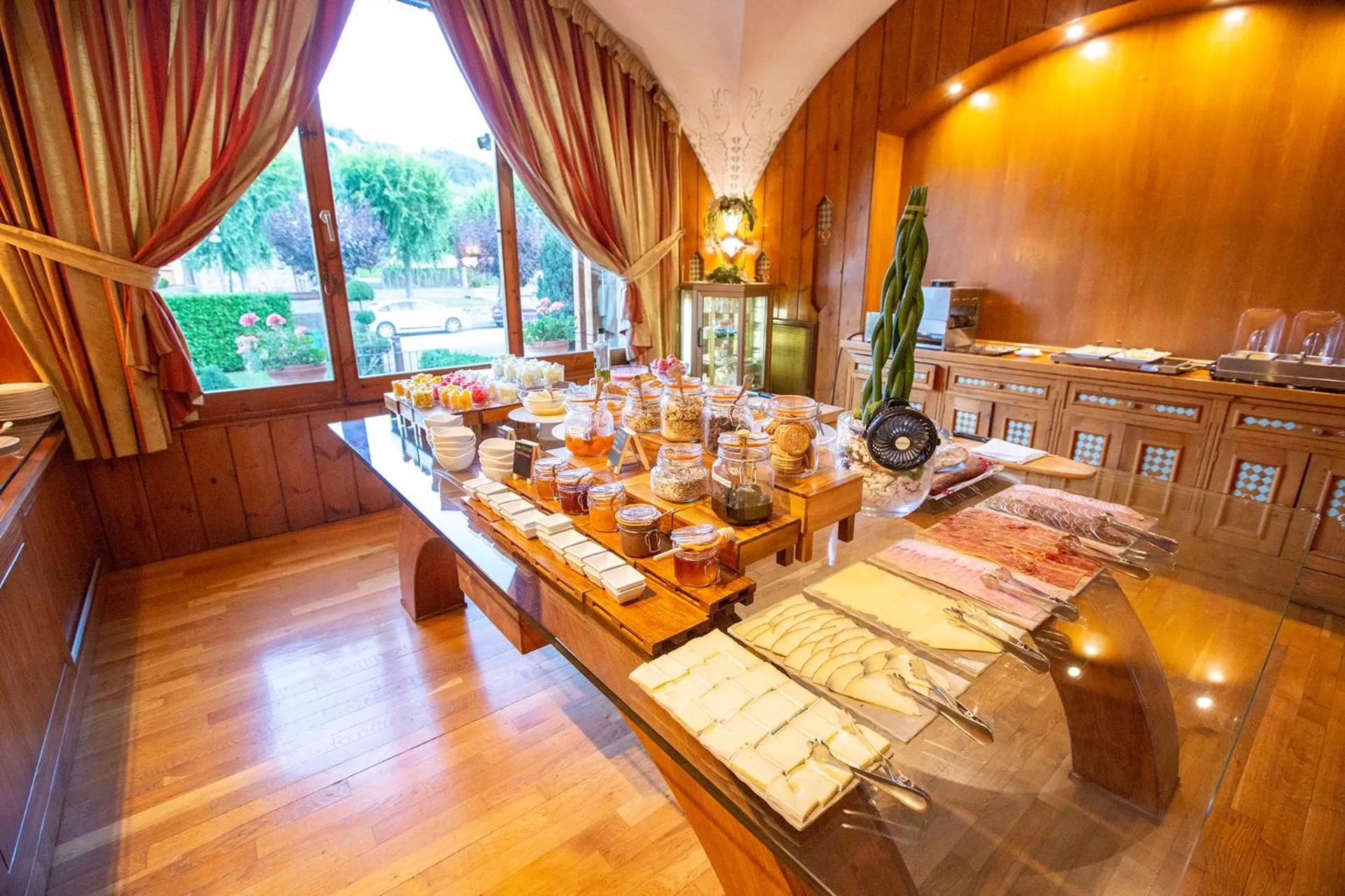 Breakfast in Hotel Grèvol Spa