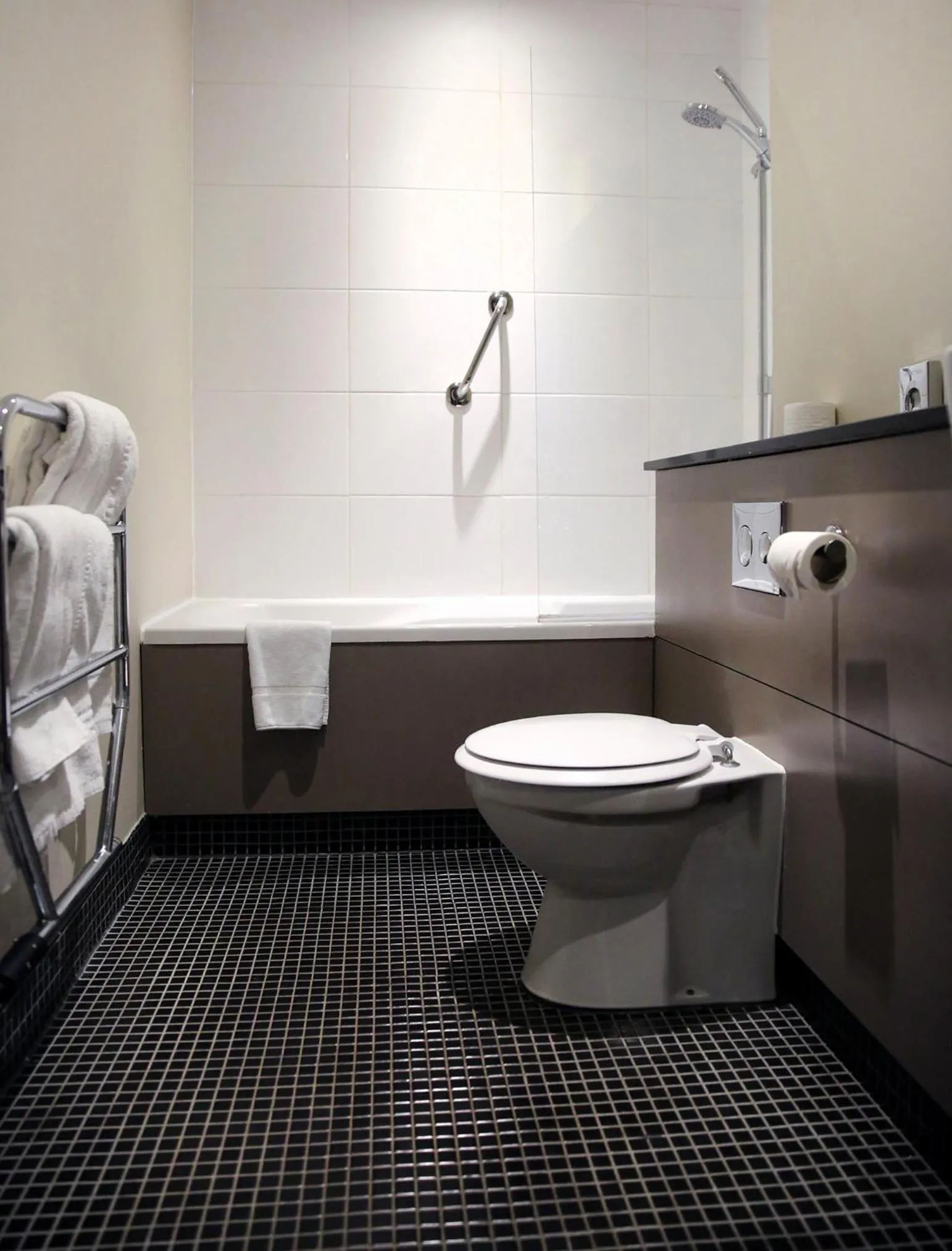 Toilet, Bed in Denham Grove