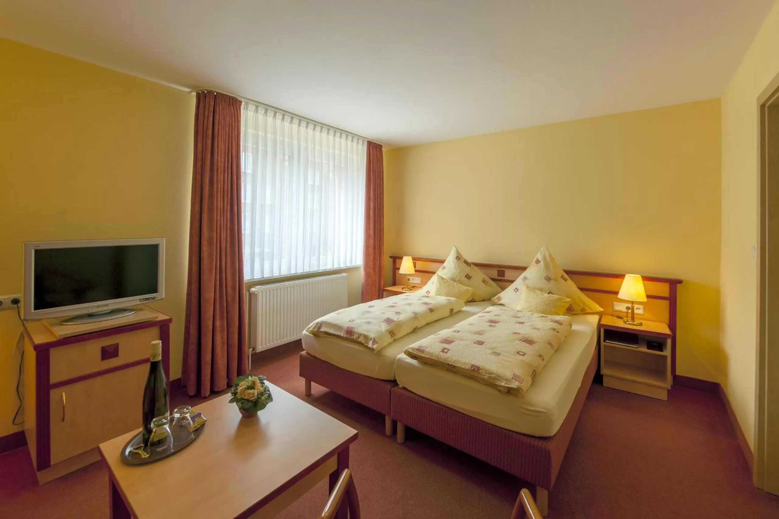 Photo of the whole room, Bed in Hotel Atlantis